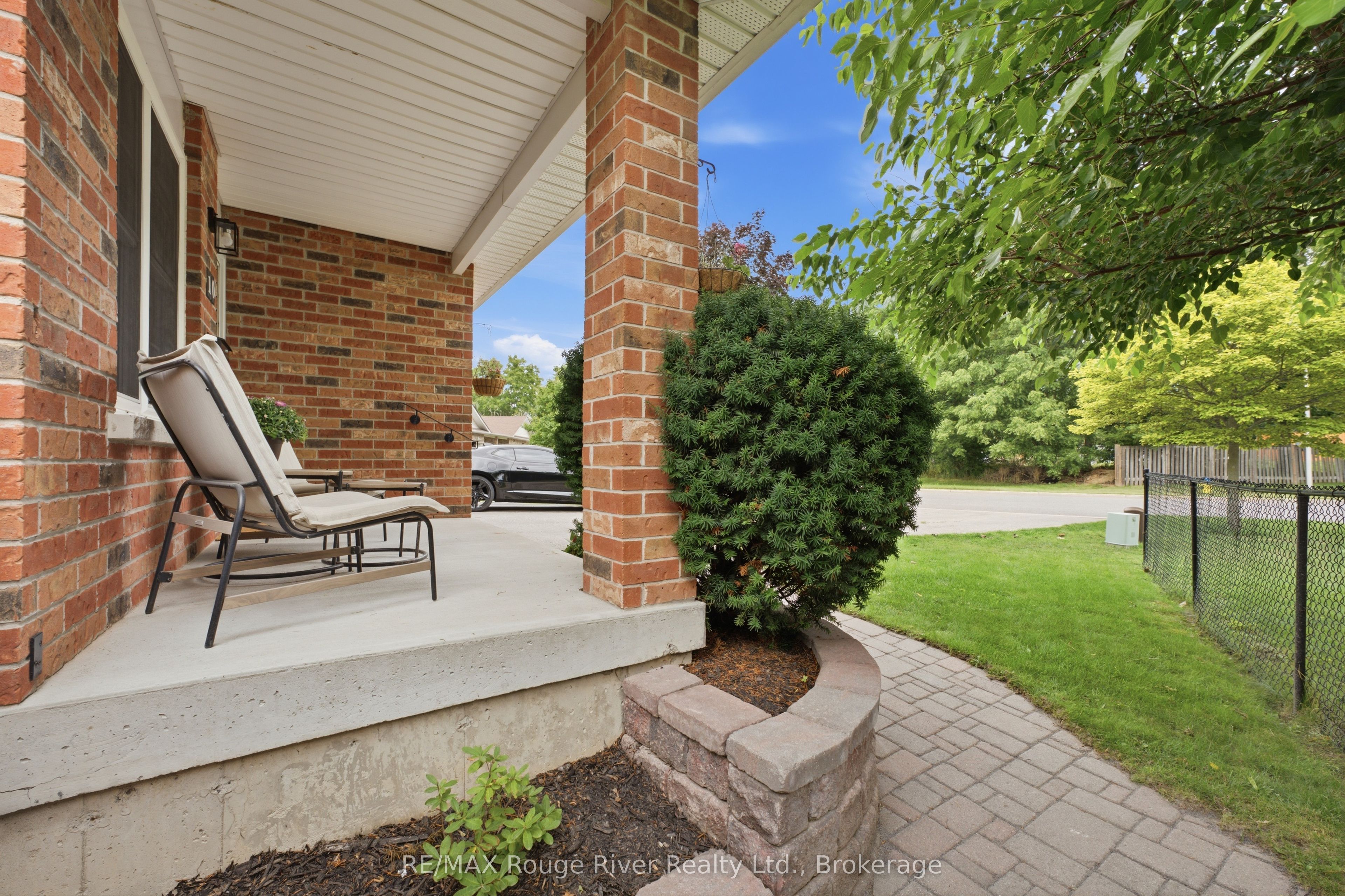 10 Talbot Drive W, Port Hope, ON L1A 4L2 photo 4
