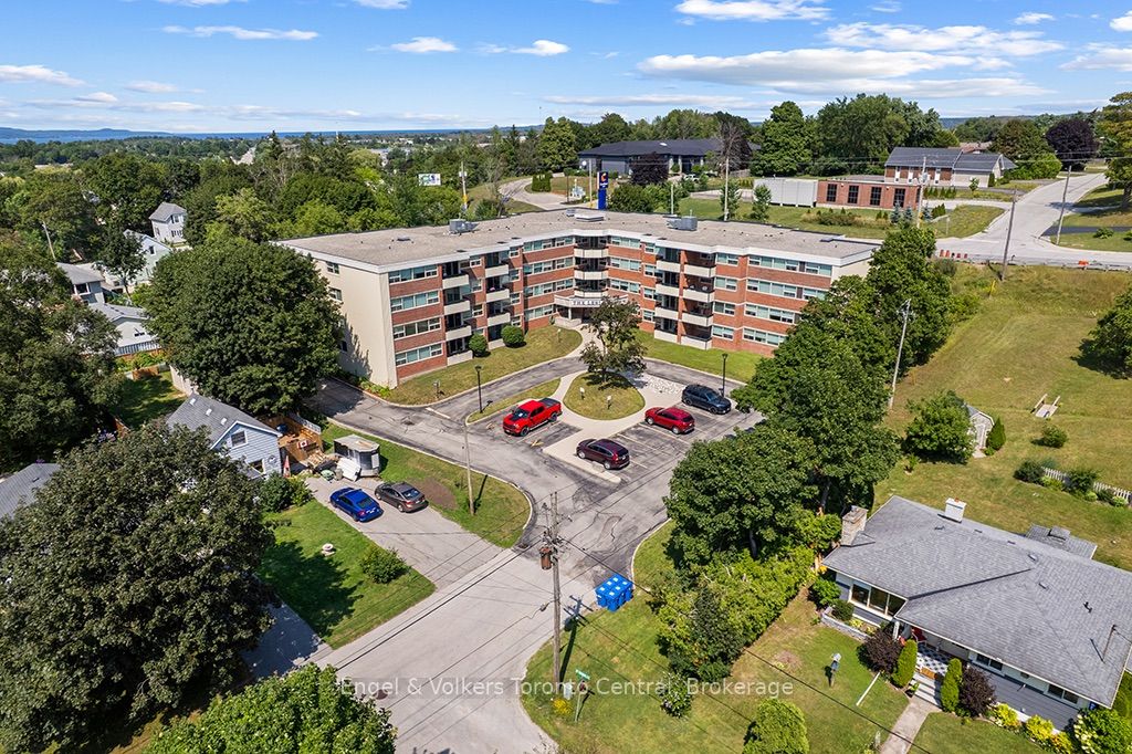 860 9TH Street E 402, Owen Sound, ON N4K 1R2 photo 2