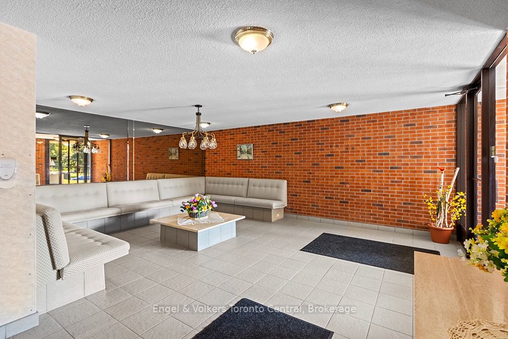 860 9TH Street E 402, Owen Sound, ON N4K 1R2 photo 5