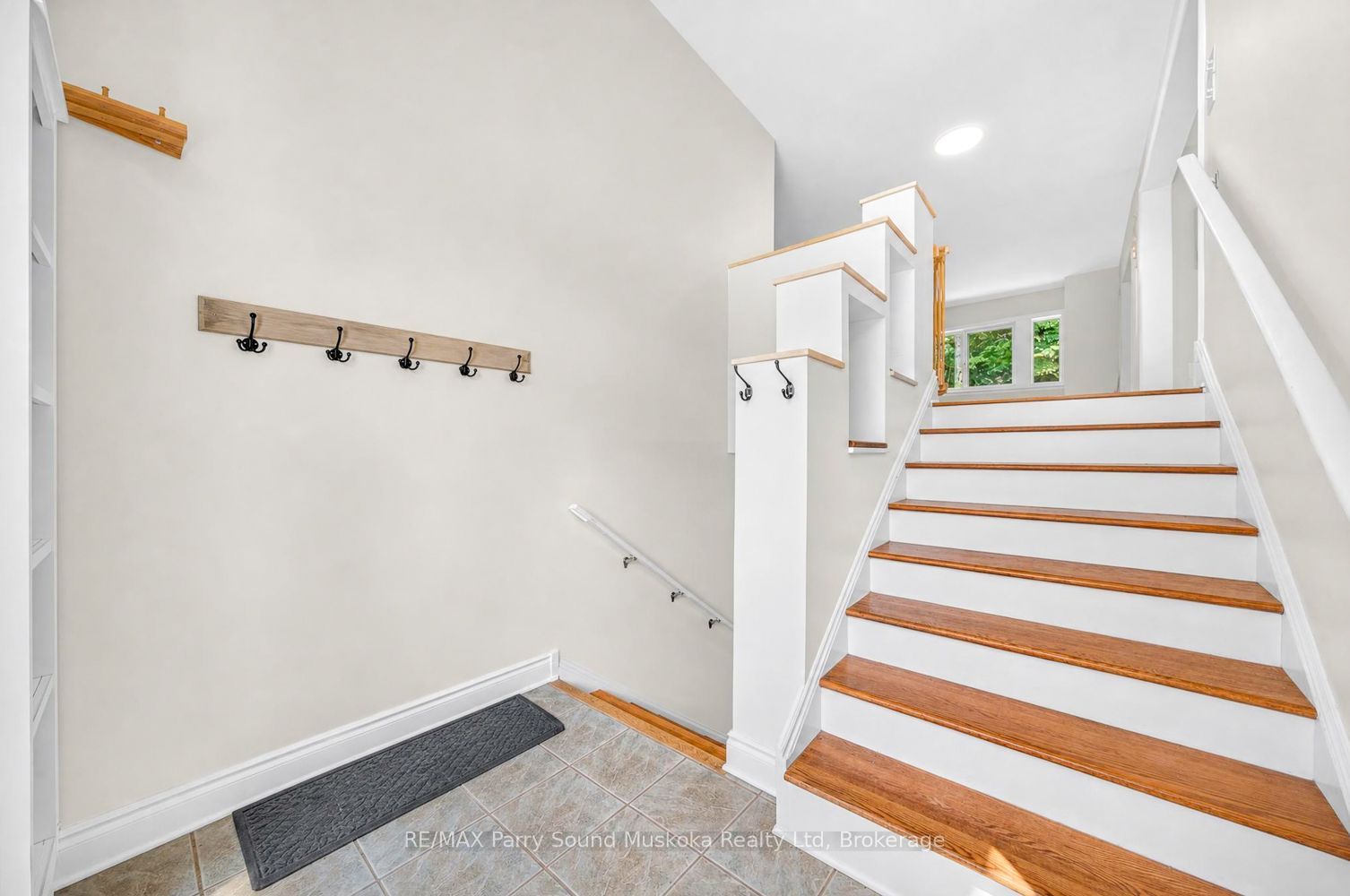8 Mountain Basin Drive, McDougall, ON P2A 2W9 photo 4