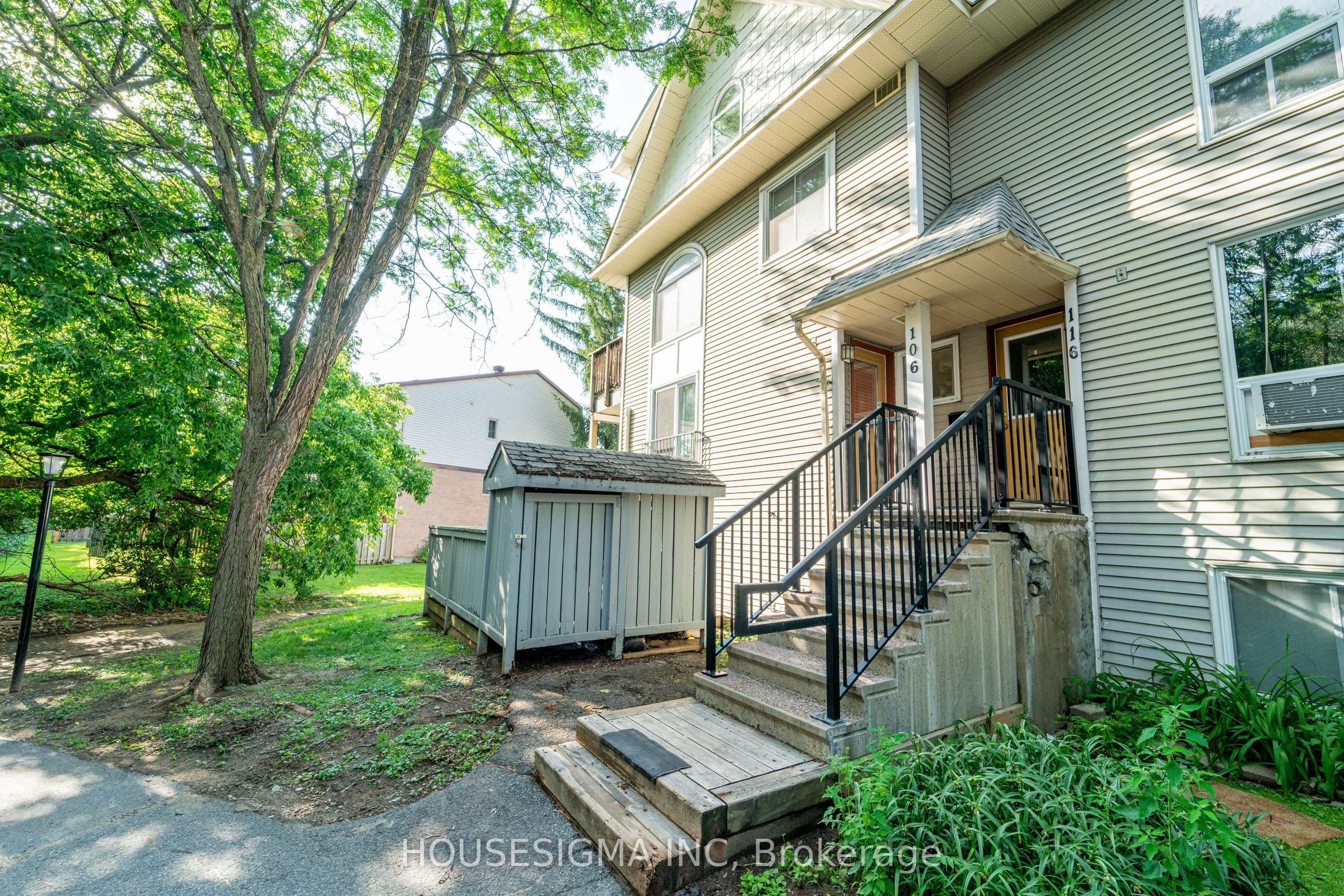 106 Tanguay Court, Kanata, ON K2L 3X8