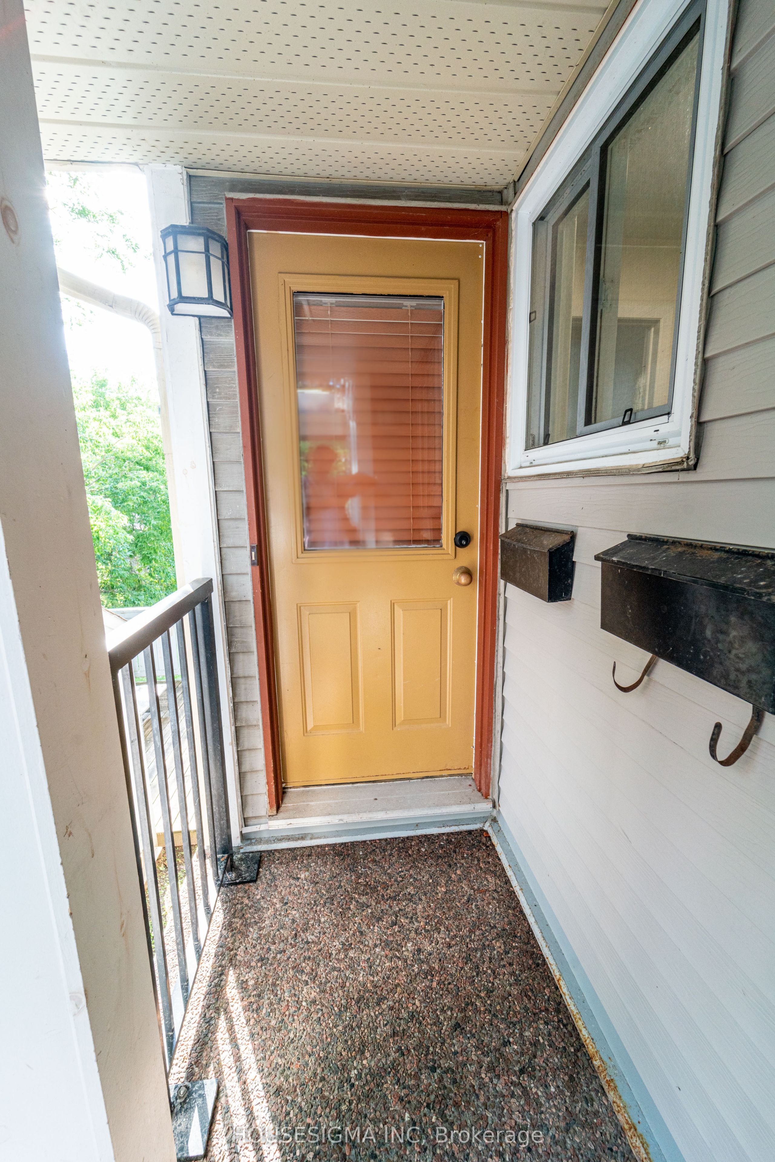 106 Tanguay Court, Kanata, ON K2L 3X8 photo 3