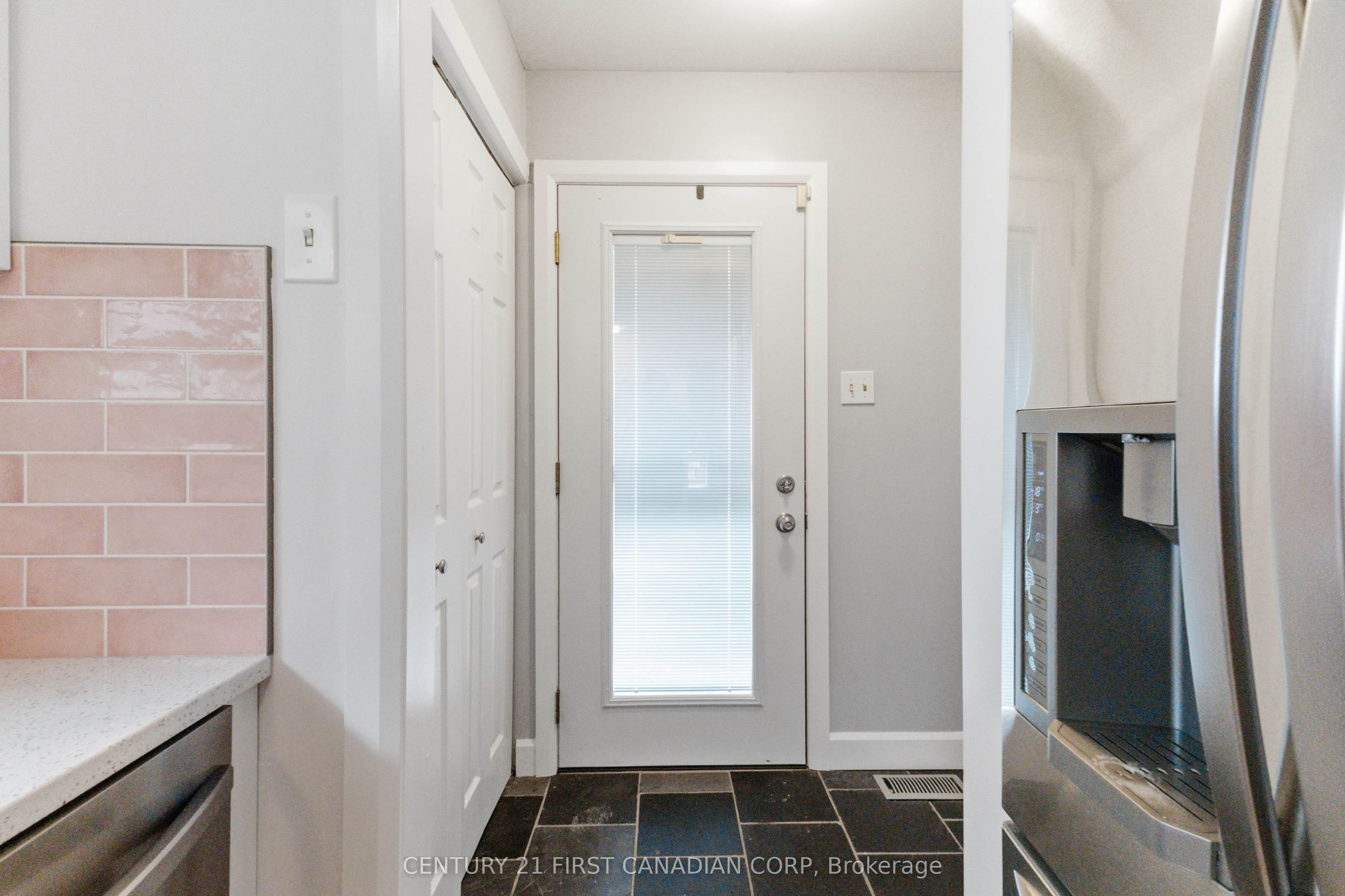 436 FERNDALE Avenue, London South, ON N6C 2Z1 photo 5