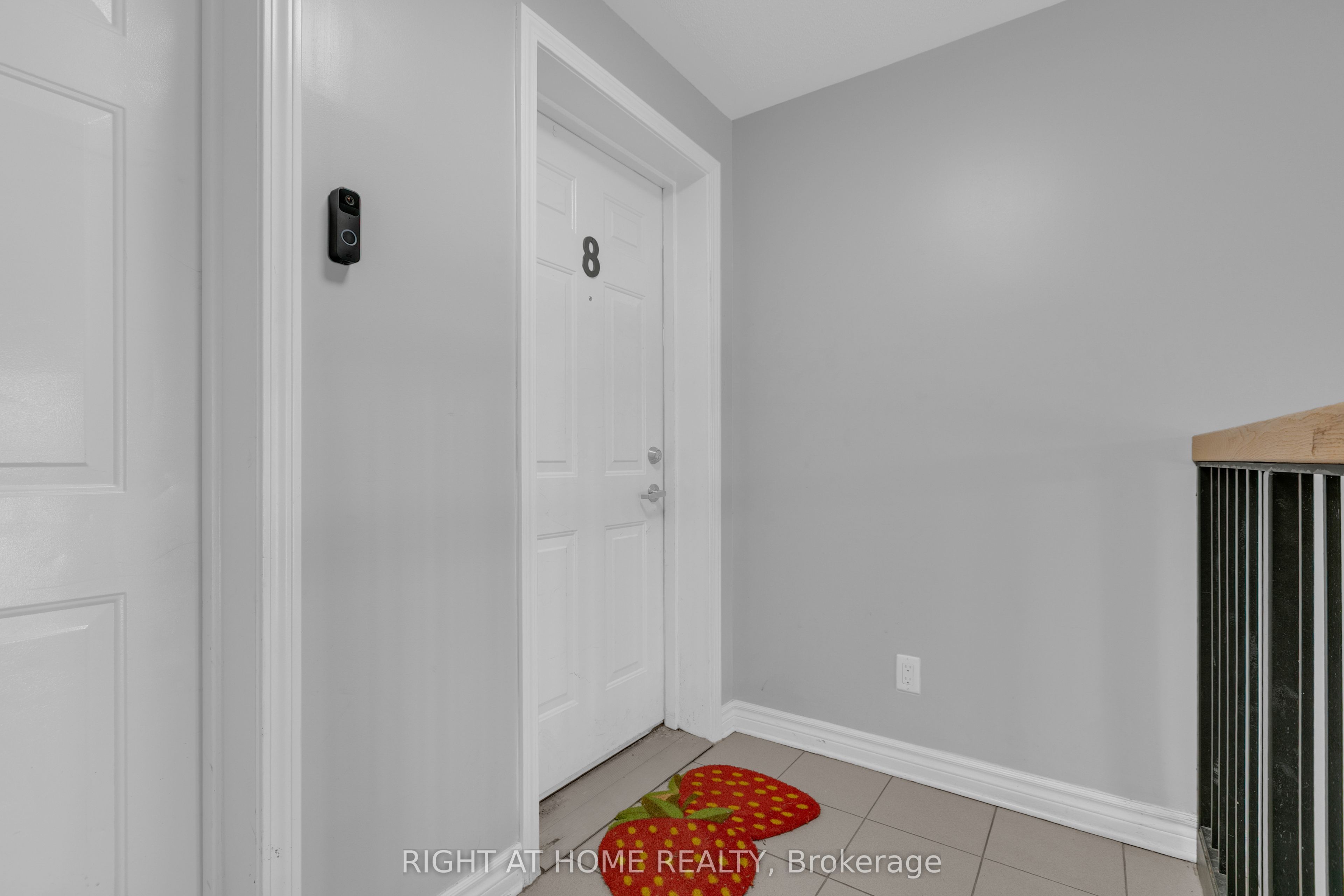 585 Stonefield Private 8, Barrhaven, ON K2G 4R4 photo 3