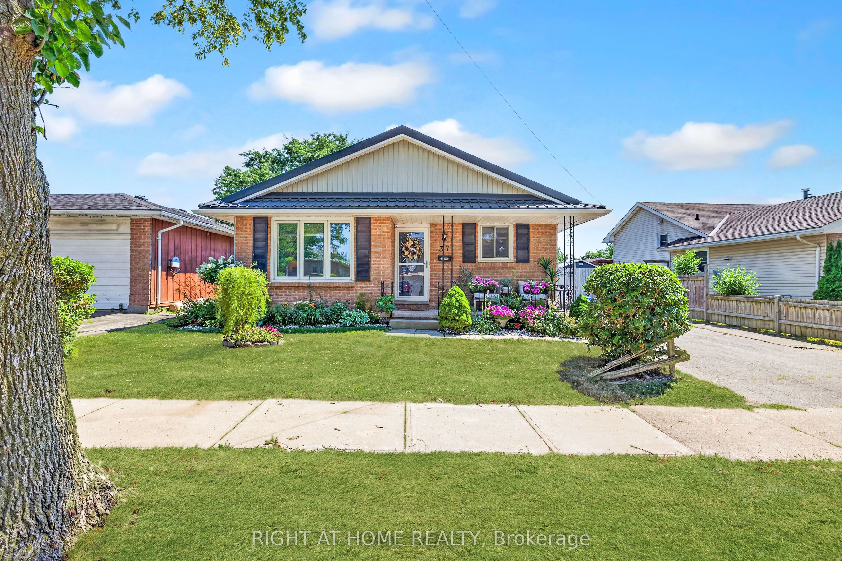 37 RENNY Crescent, London South, ON N6E 2C4