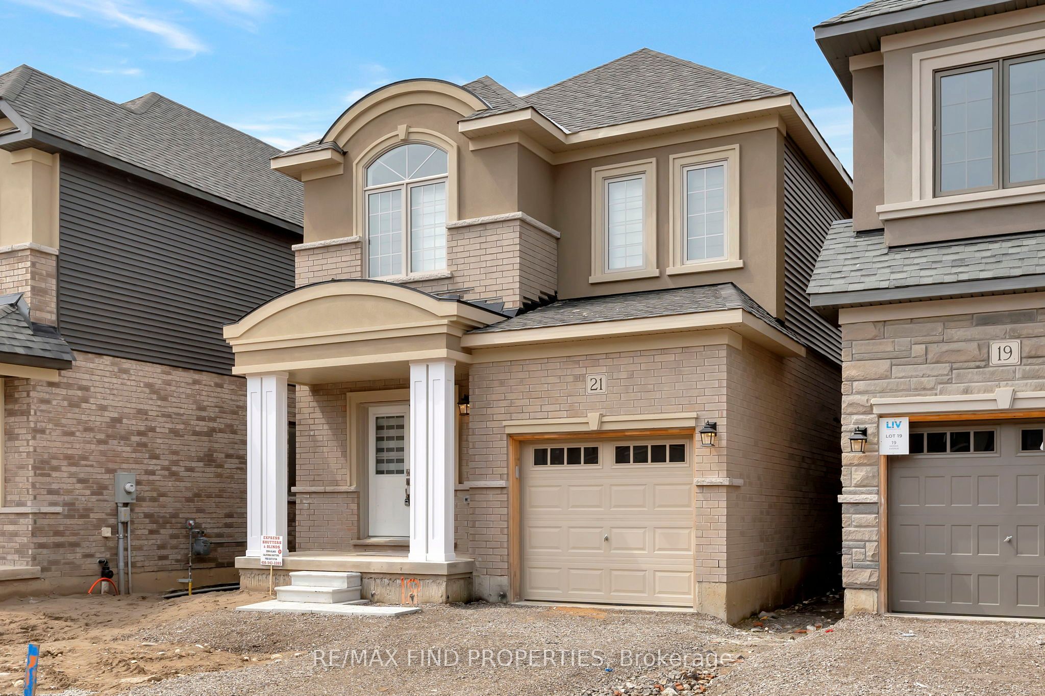 21 Dennis Avenue, Brantford, ON N3V 0C1 photo 2