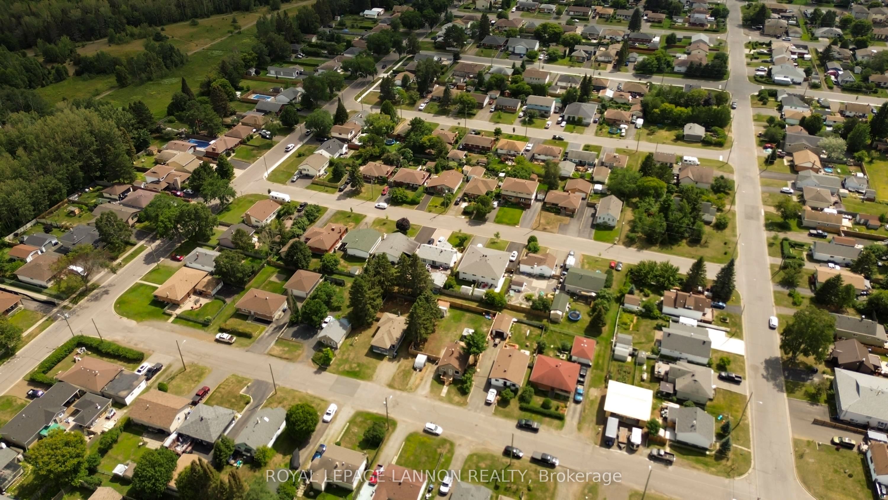 825 Newport Avenue, Thunder Bay, ON P7A 6J8 photo 4