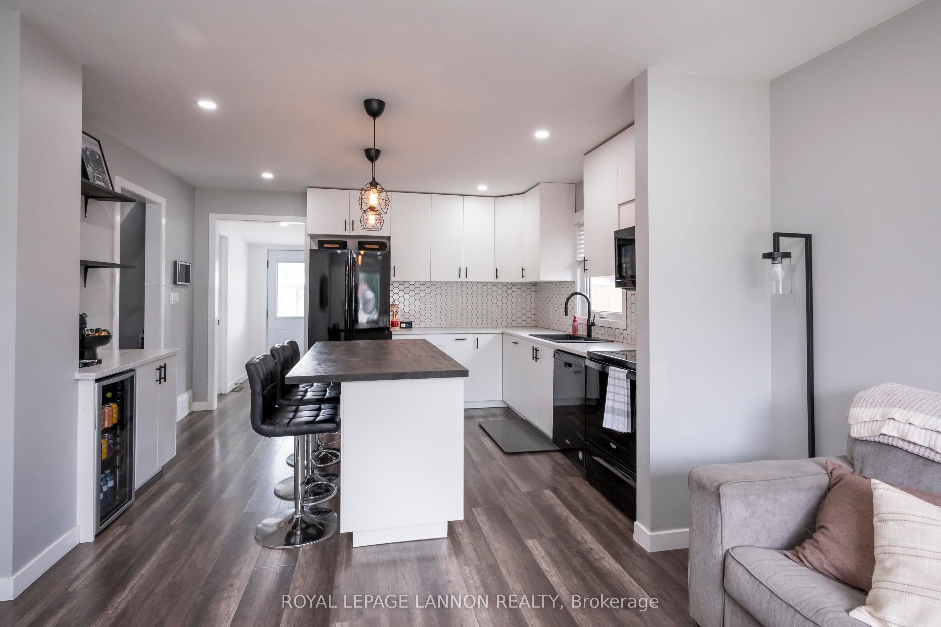 825 Newport Avenue, Thunder Bay, ON P7A 6J8 photo 5