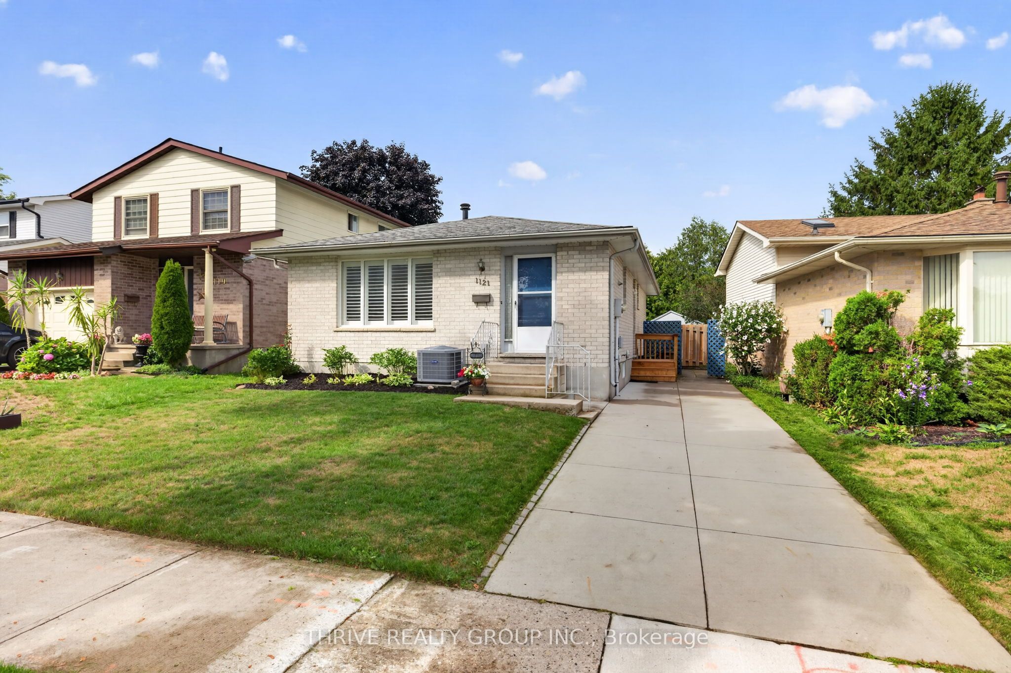 1121 Gatewood Road, London East, ON N5Y 4Z3 photo 2