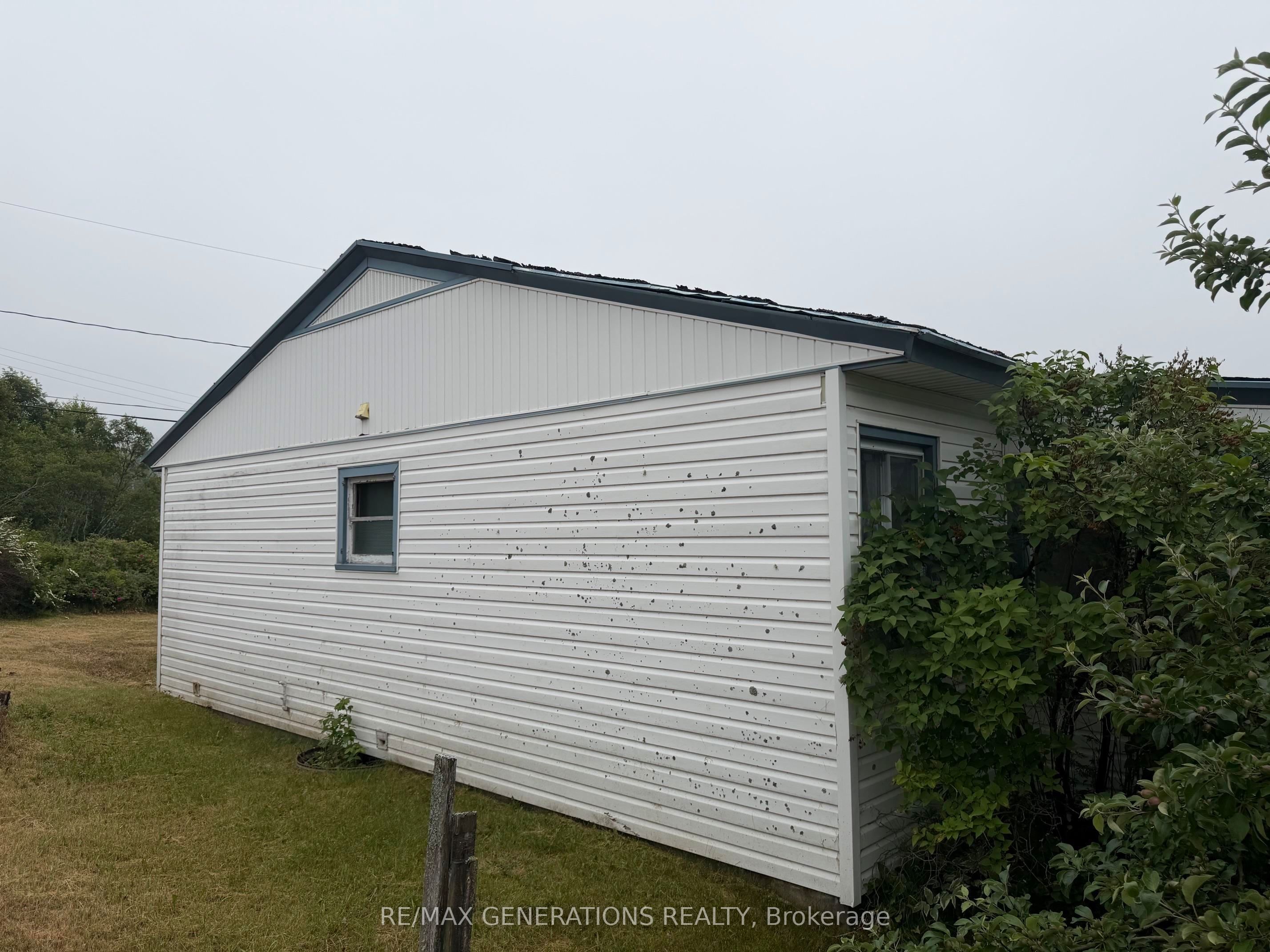 10 PRINCESS Avenue, Terrace Bay, ON P0T 2W0 photo 2