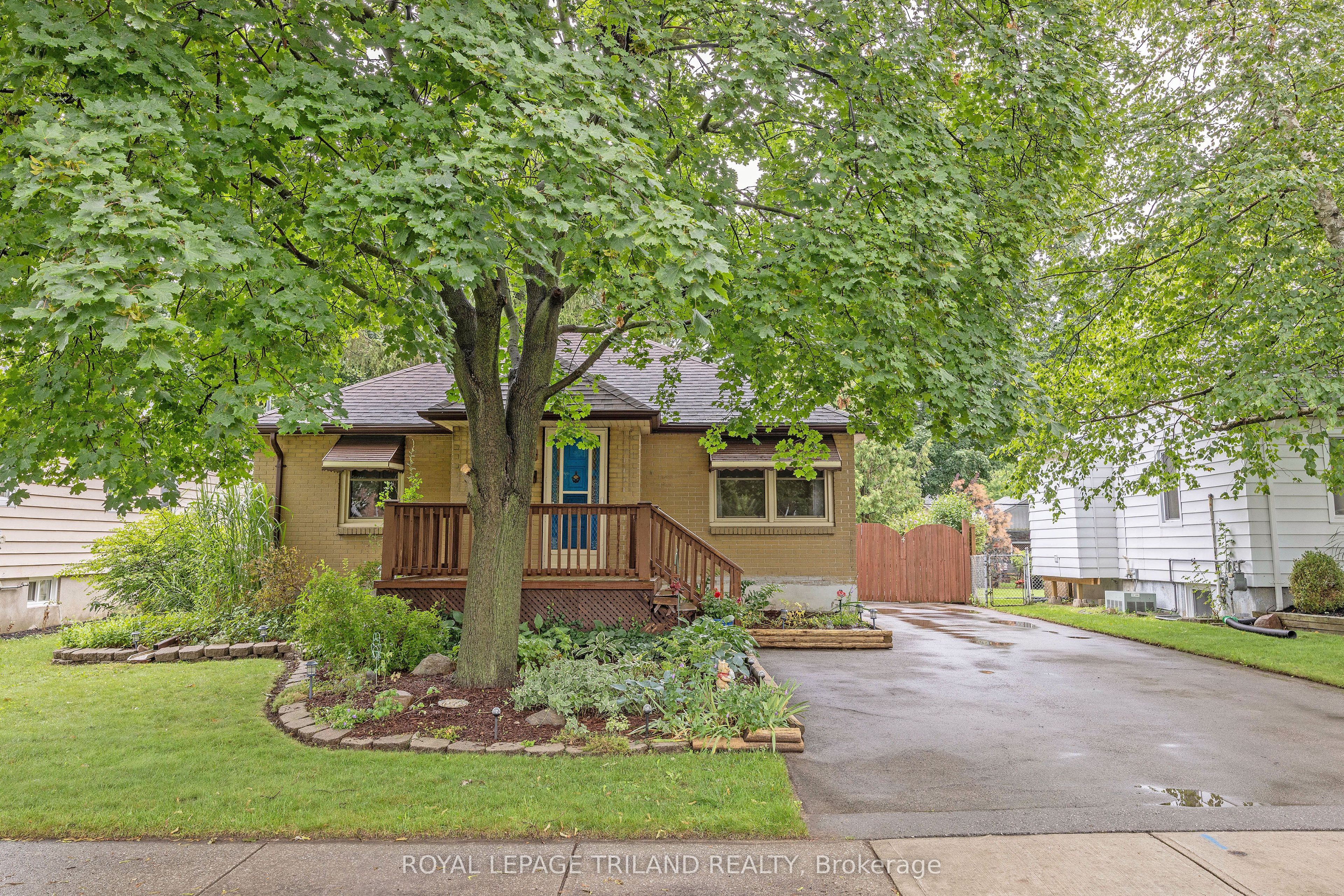 1858 Park Avenue, London East, ON N5W 2J8