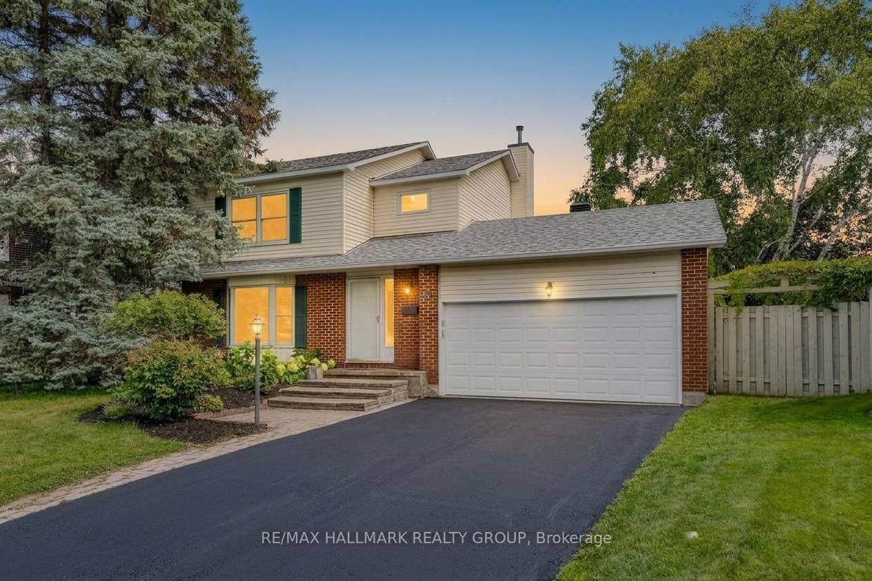 34 Starling Crescent, Barrhaven, ON K2J 2L9