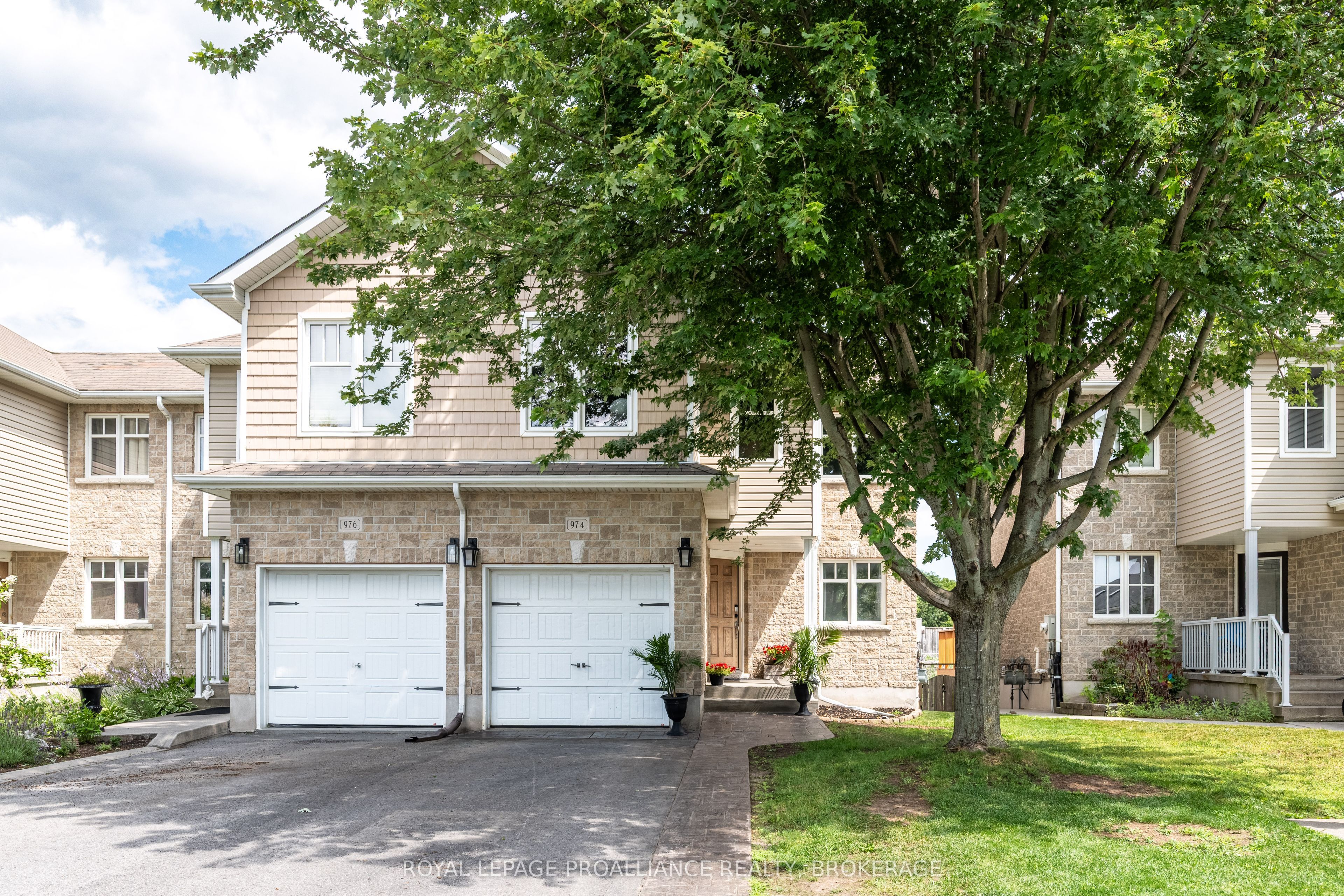 974 Swanfield Street, Kingston, ON K7M 0A6 photo 2