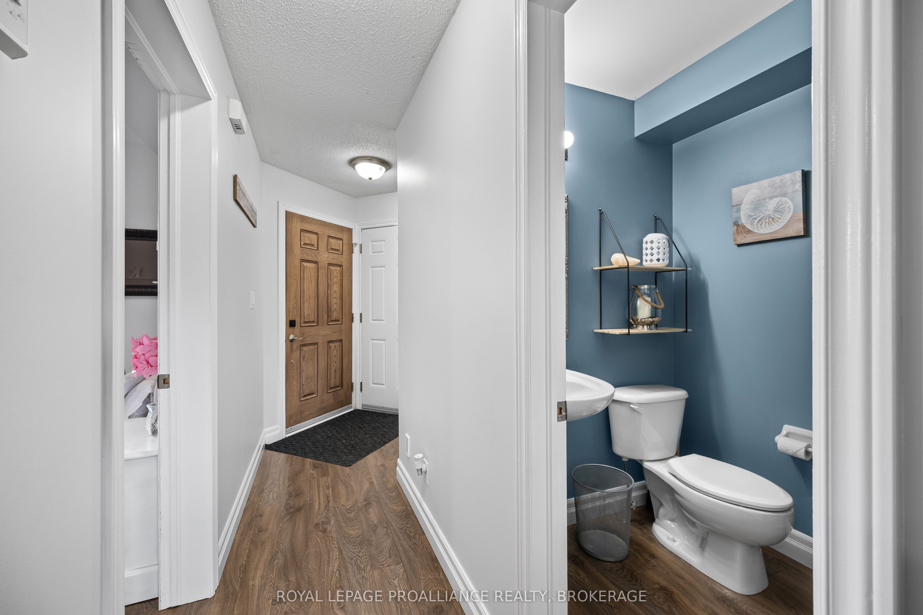 974 Swanfield Street, Kingston, ON K7M 0A6 photo 5