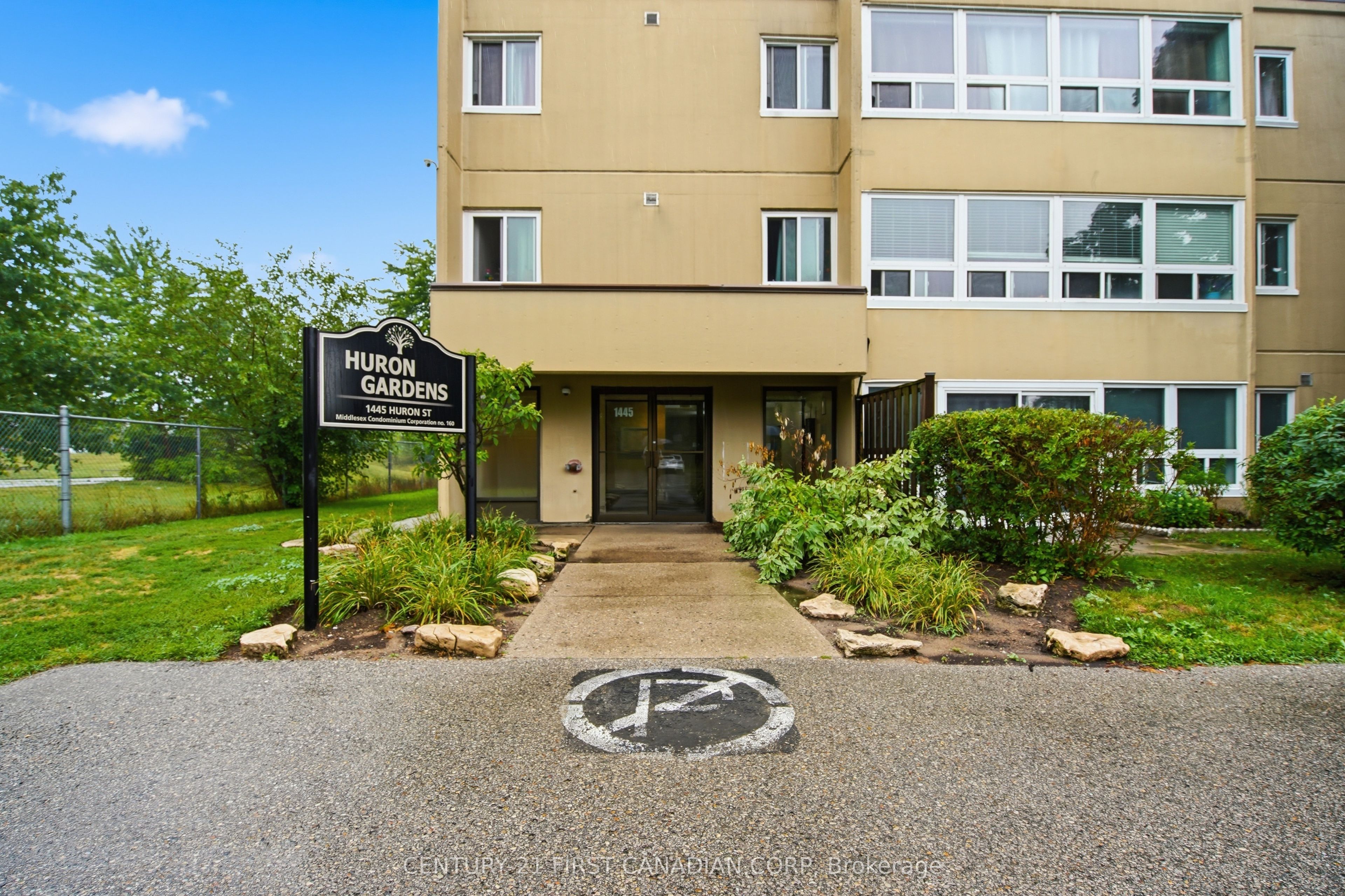 1445 HURON Street 306, London East, ON N5V 2E6
