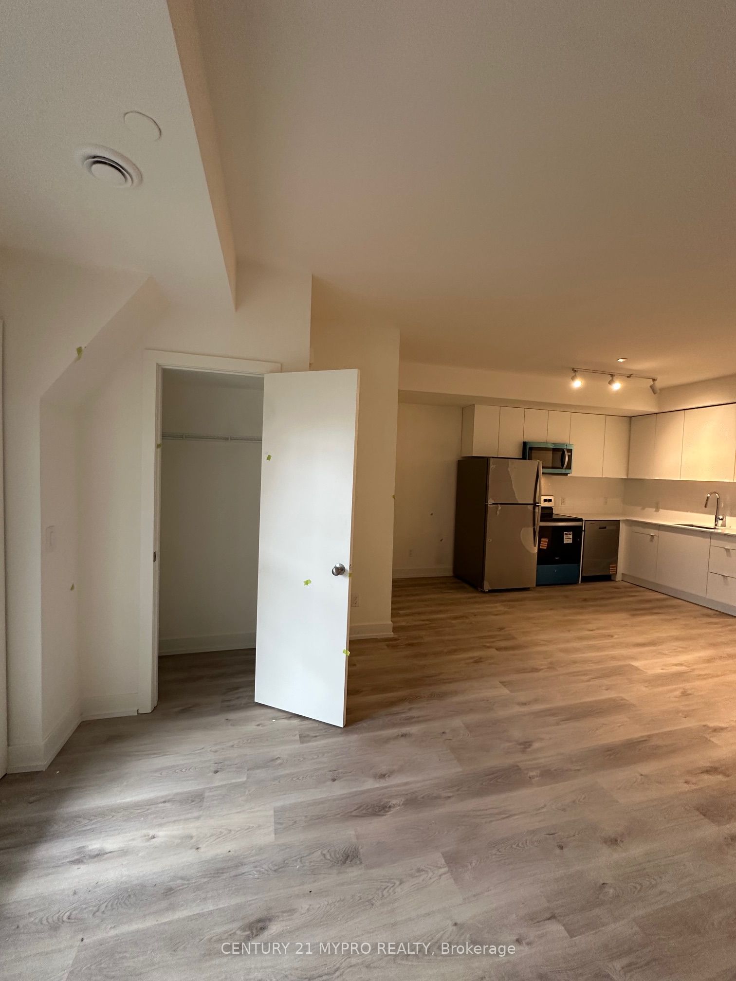 16 Melbourne Avenue 104B, St. Catharines, ON L2P 3J8 photo 3