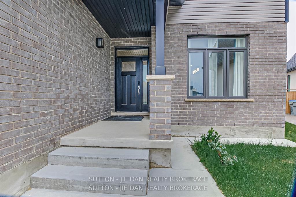 98 Locky Lane, Middlesex Centre, ON N0L 1R0 photo 2