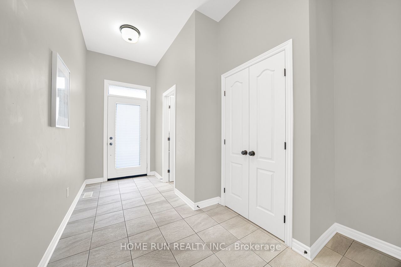 261 Brambling Way, Barrhaven, ON K2J 0E4 photo 3