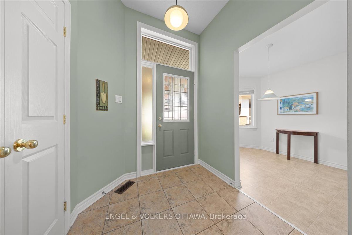 50 Nighthawk Crescent, Kanata, ON K2M 2X6 photo 3