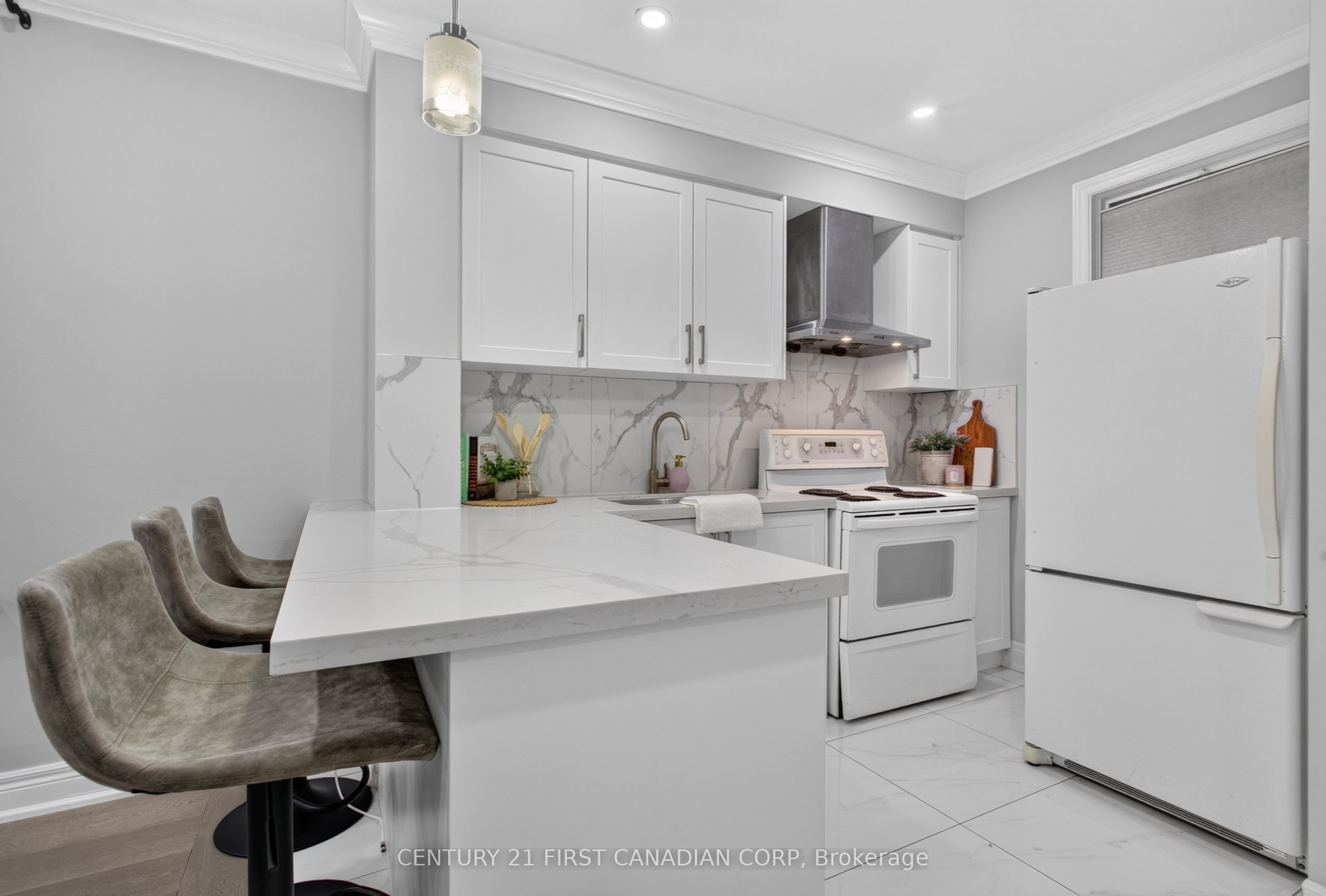 384 Wharncliffe Road S, London South, ON N6J 2M1 photo 3