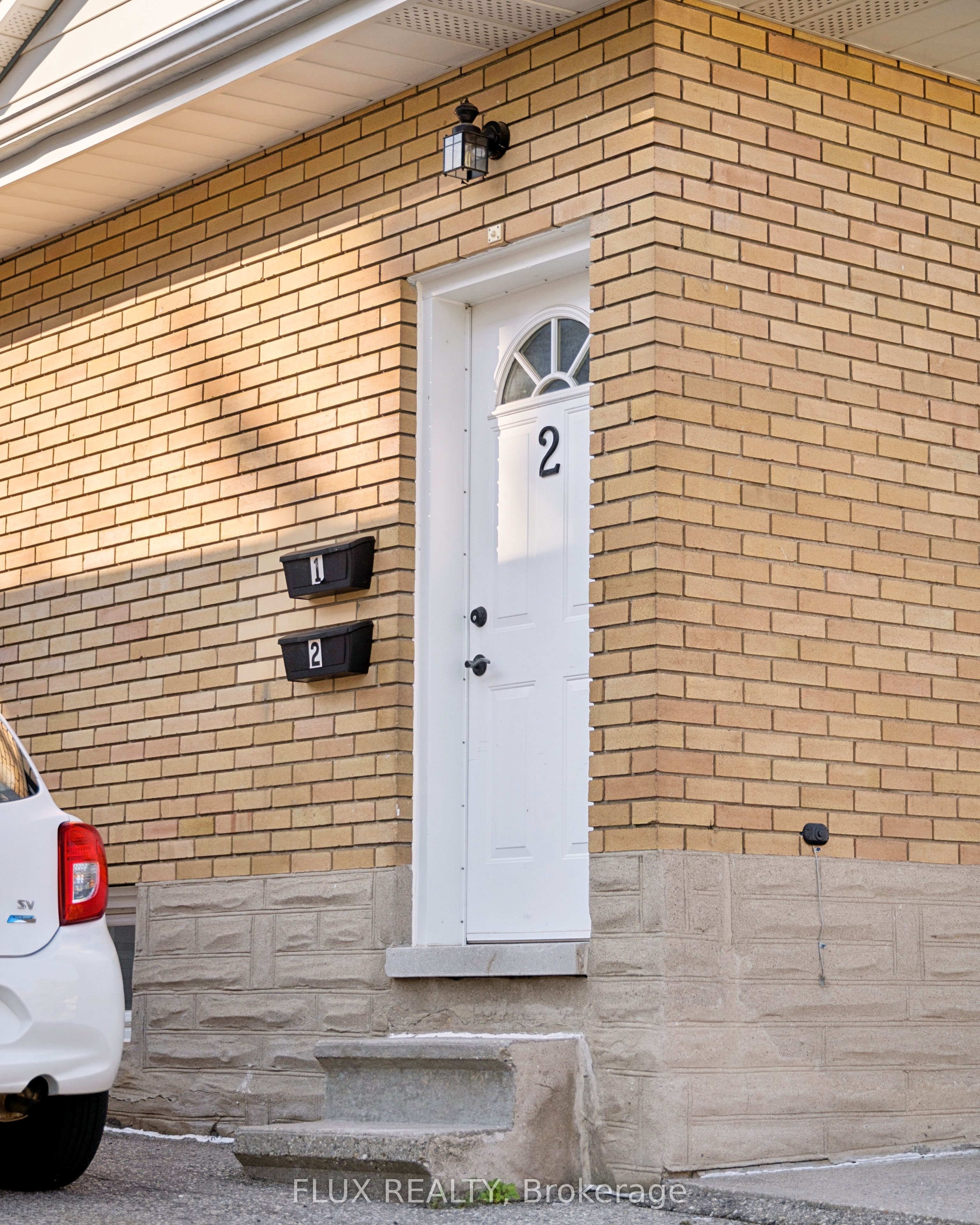 235 Guelph Street 2, Kitchener, ON N2H 5W9 photo 2