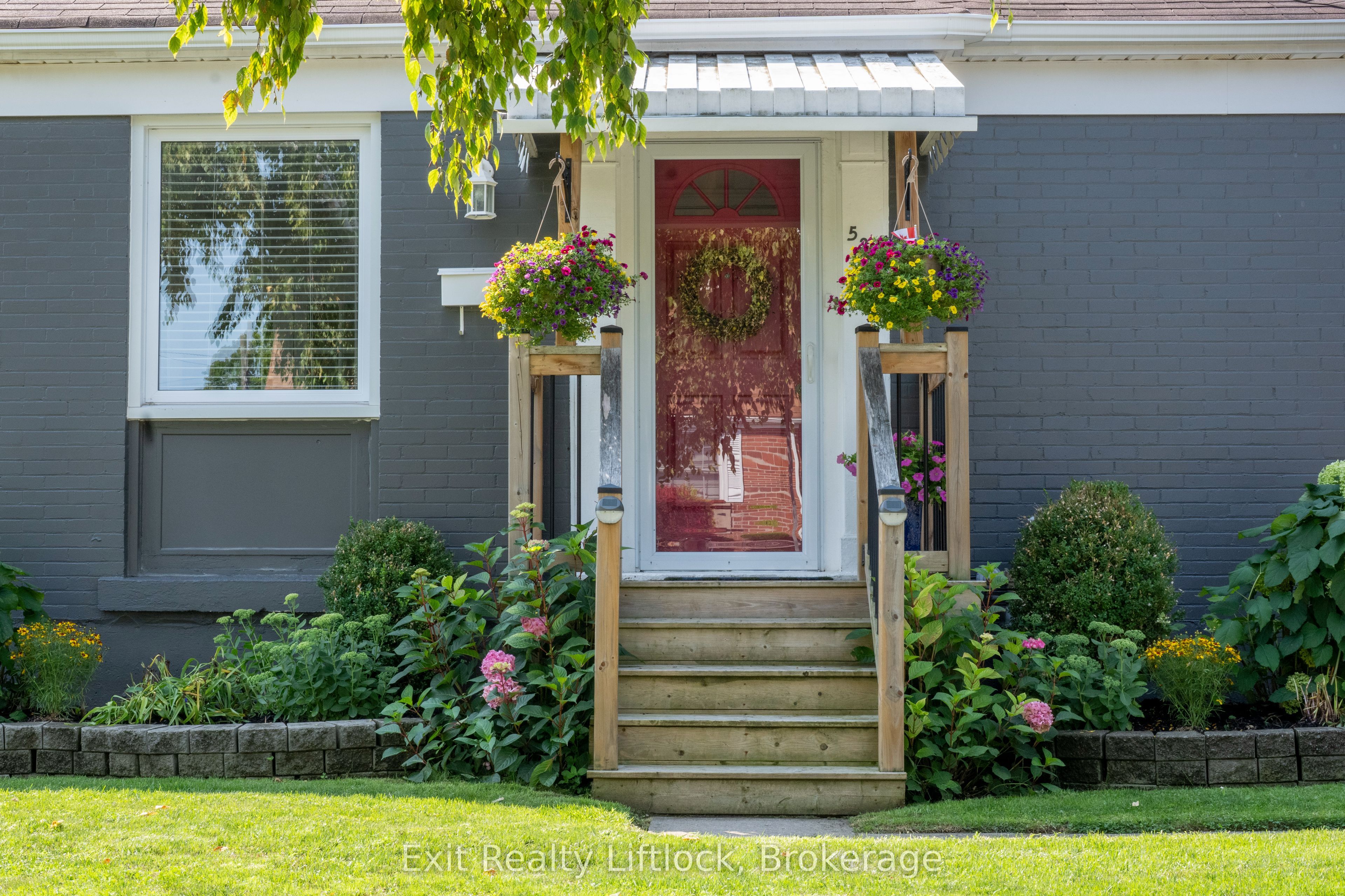 521 Mckellar Street, Peterborough, ON K9J 1R1 photo 2
