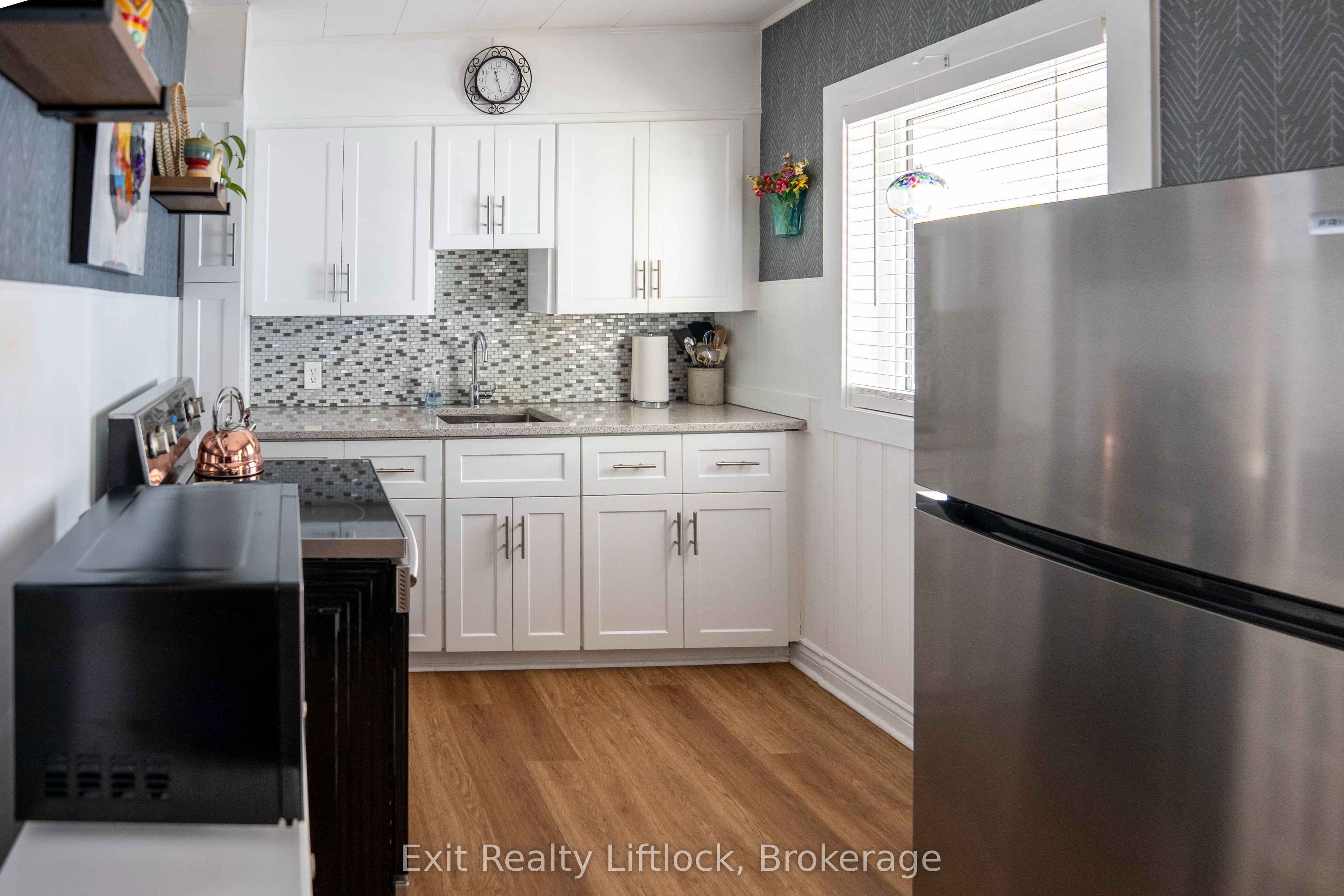 521 Mckellar Street, Peterborough, ON K9J 1R1 photo 3