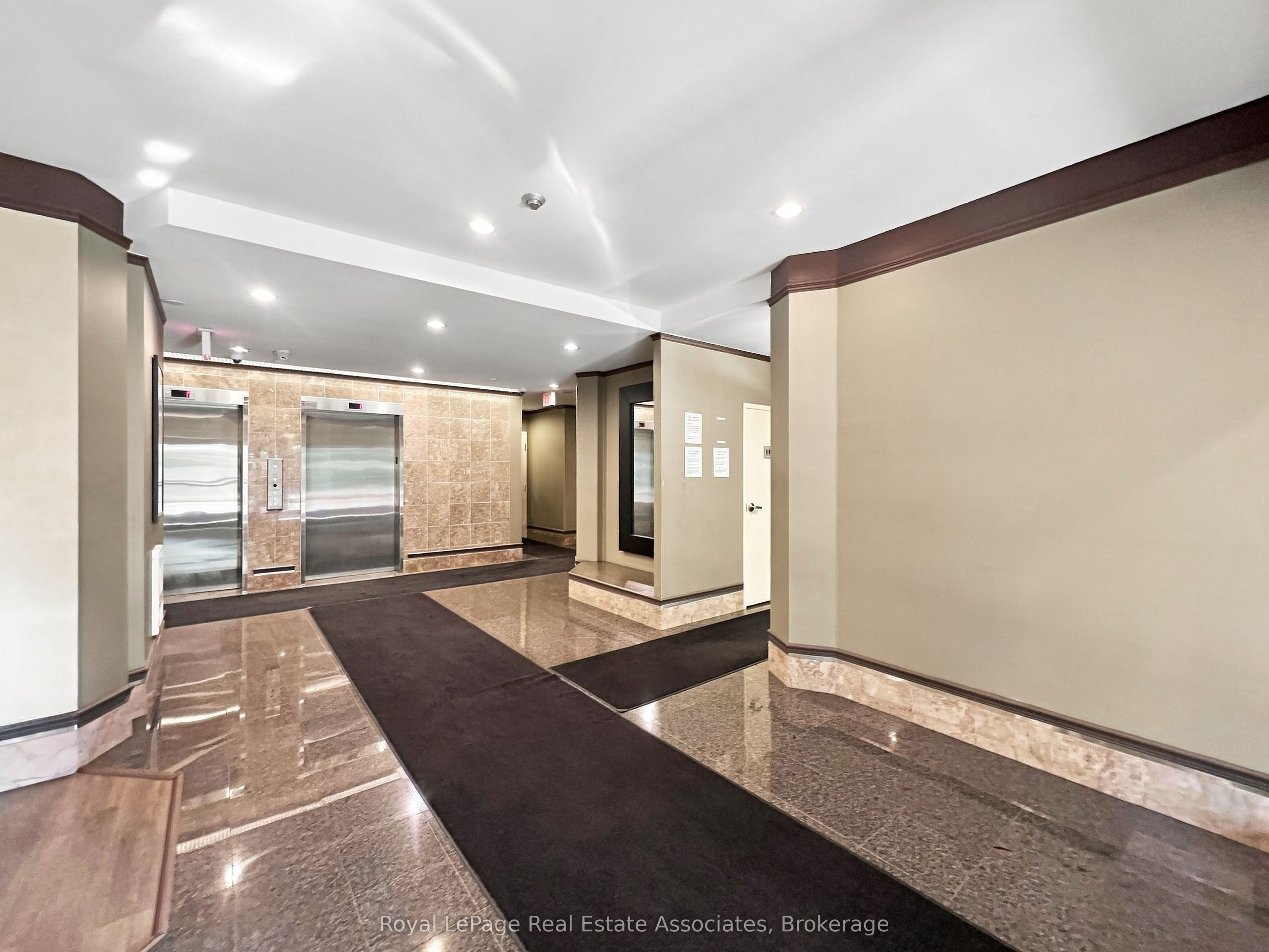 67 Caroline Street 13E, Hamilton, ON L8P 3K6 photo 3