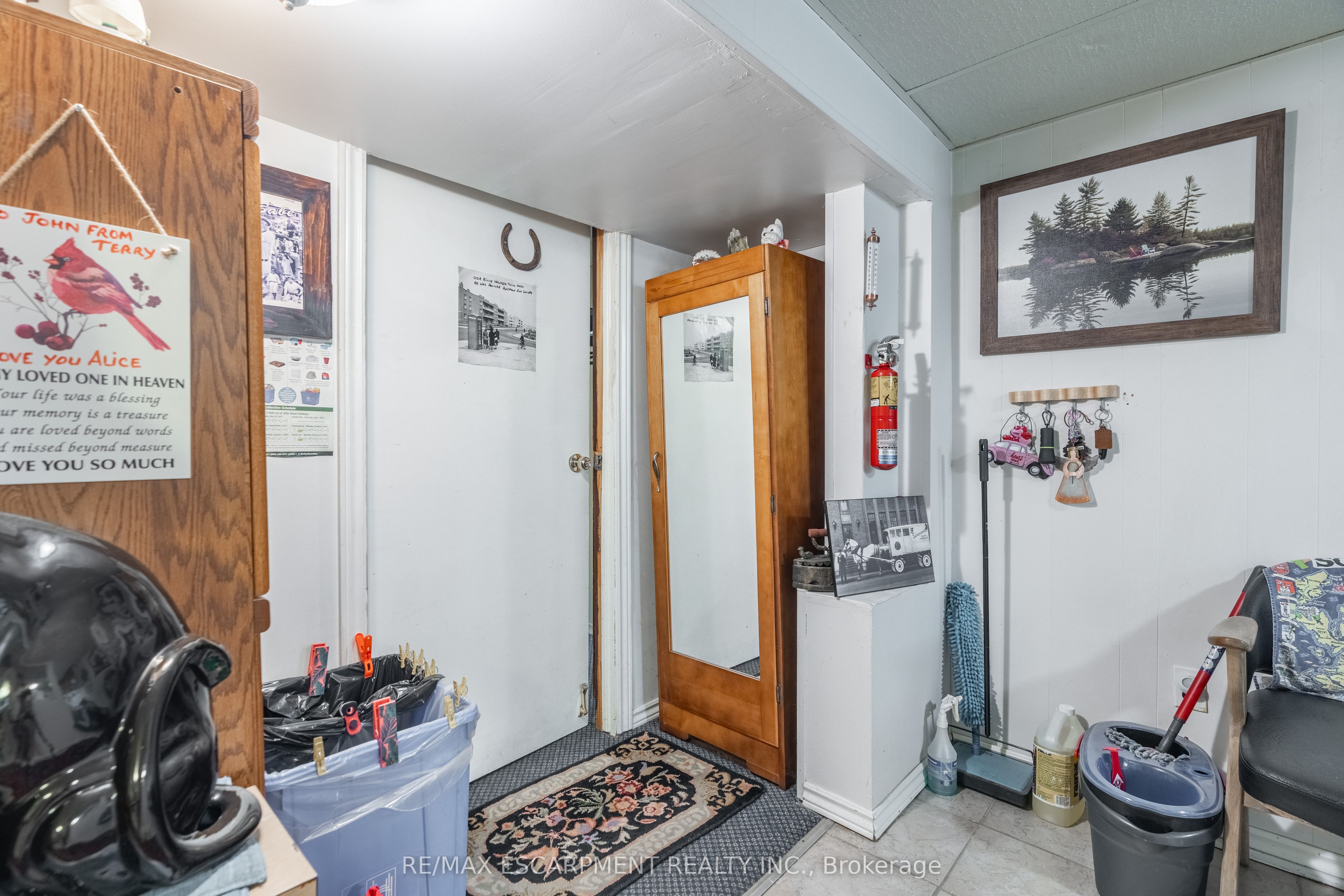 374 Upper Wentworth Street W, Hamilton, ON L9A 4T5 photo 2