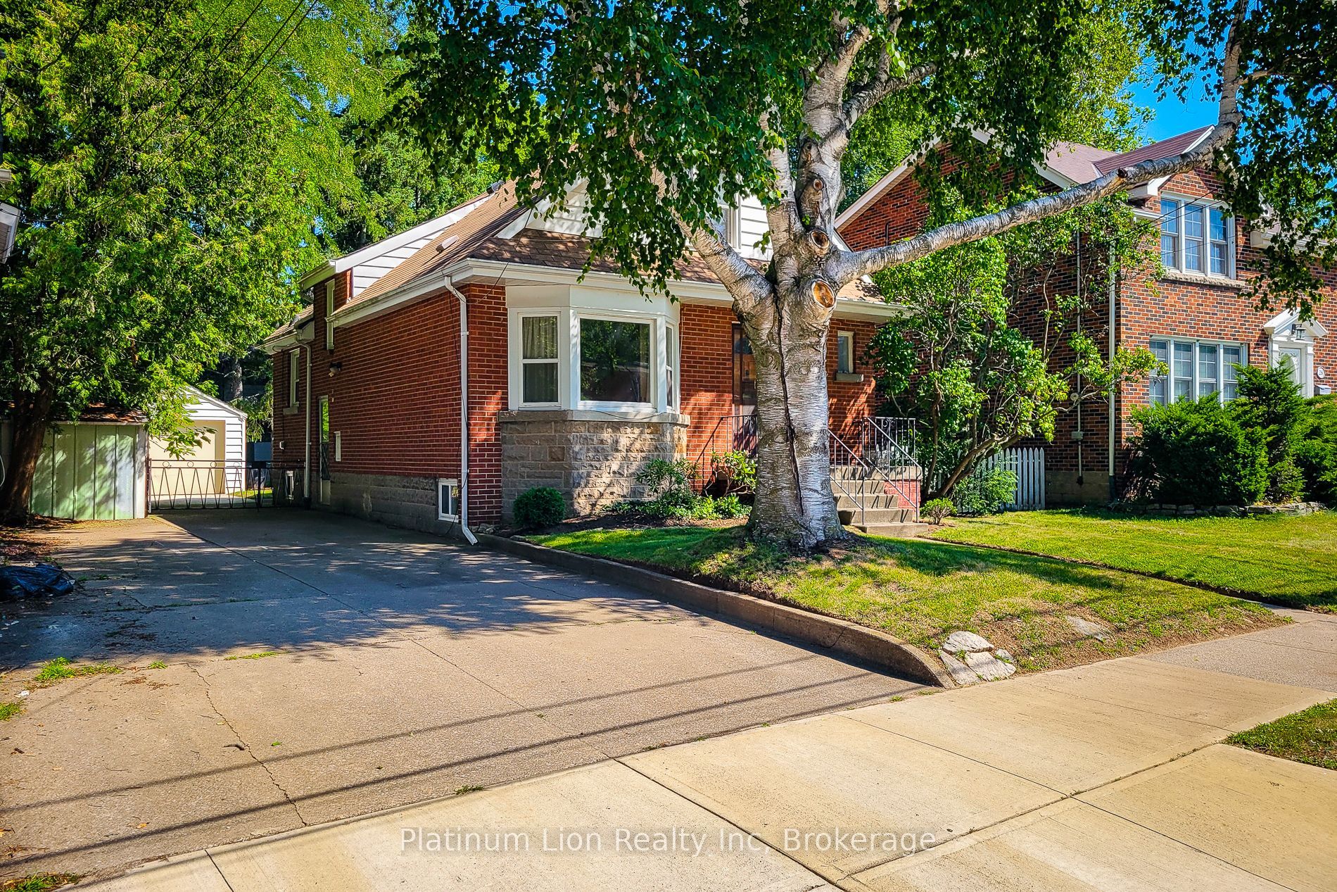 30 Sanders Boulevard, Hamilton, ON L8S 3J3 photo 3