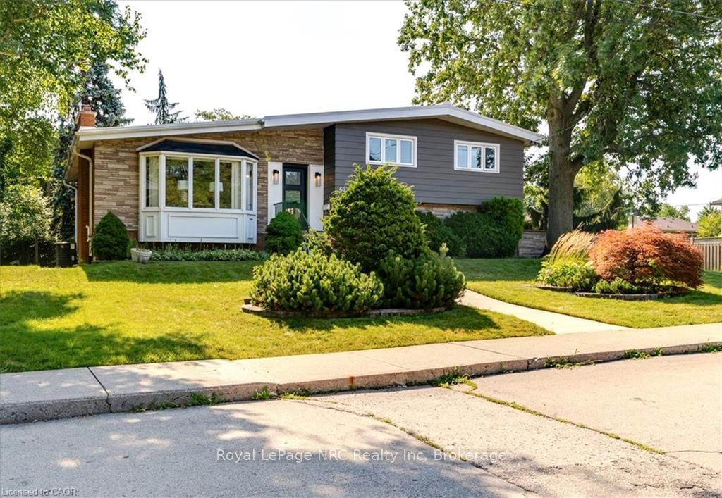69 Pleasant Avenue, Hamilton, ON L9C 4M8 photo 2