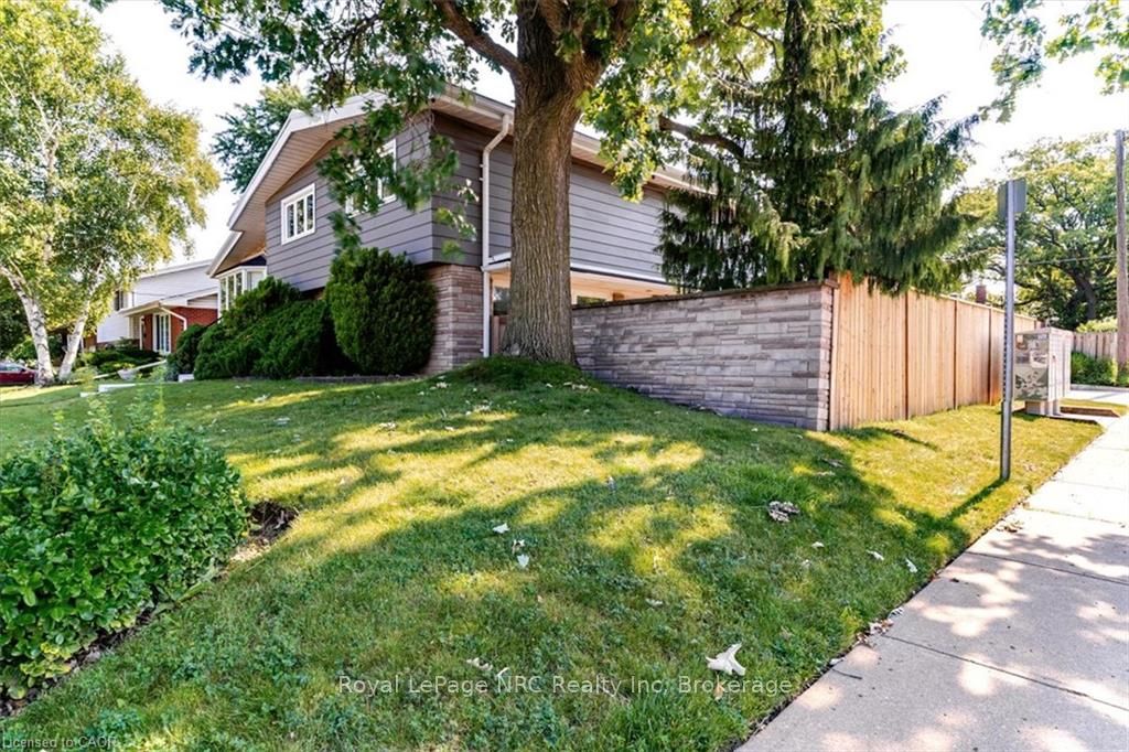69 Pleasant Avenue, Hamilton, ON L9C 4M8 photo 5