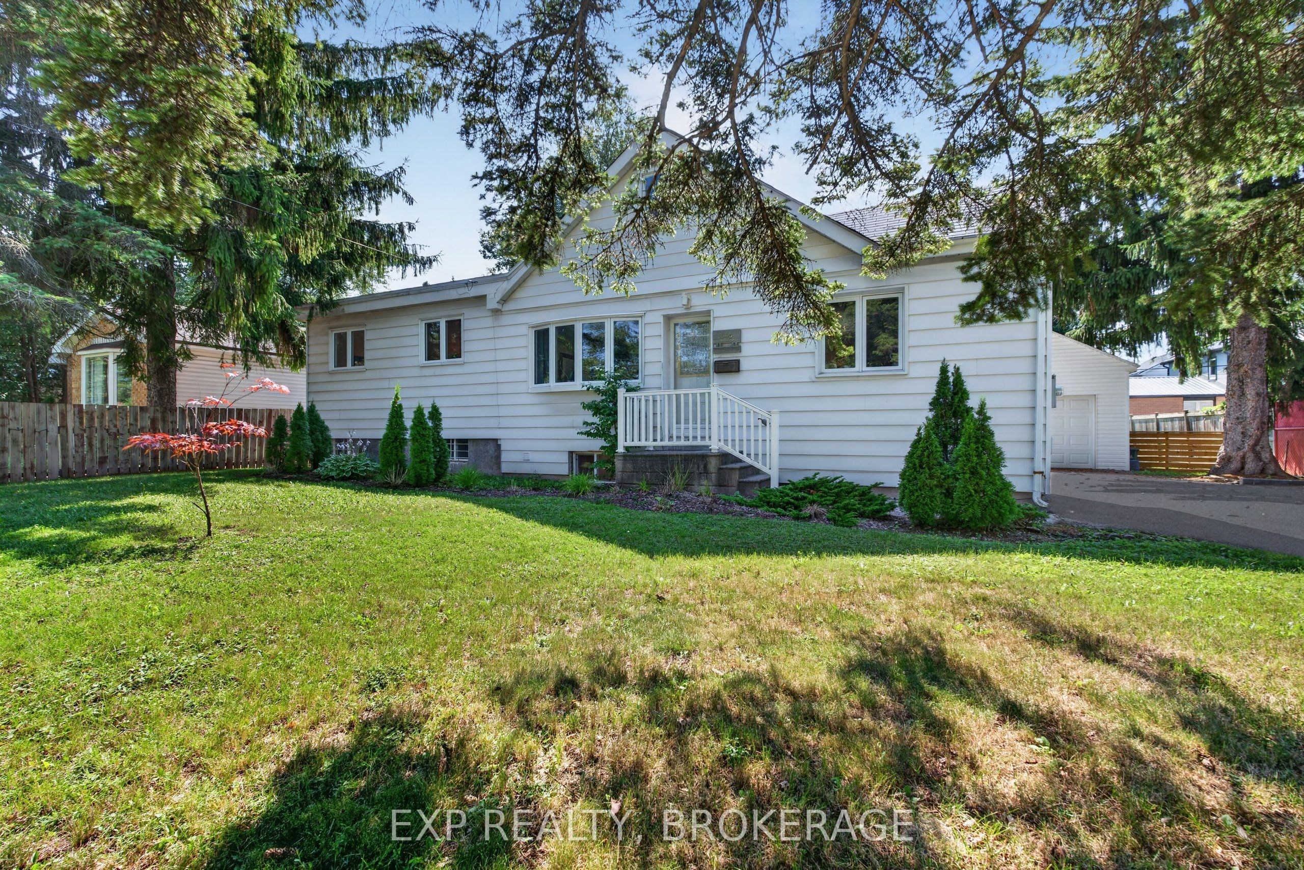 646 PORTSMOUTH Avenue, Kingston, ON K7M 1W3