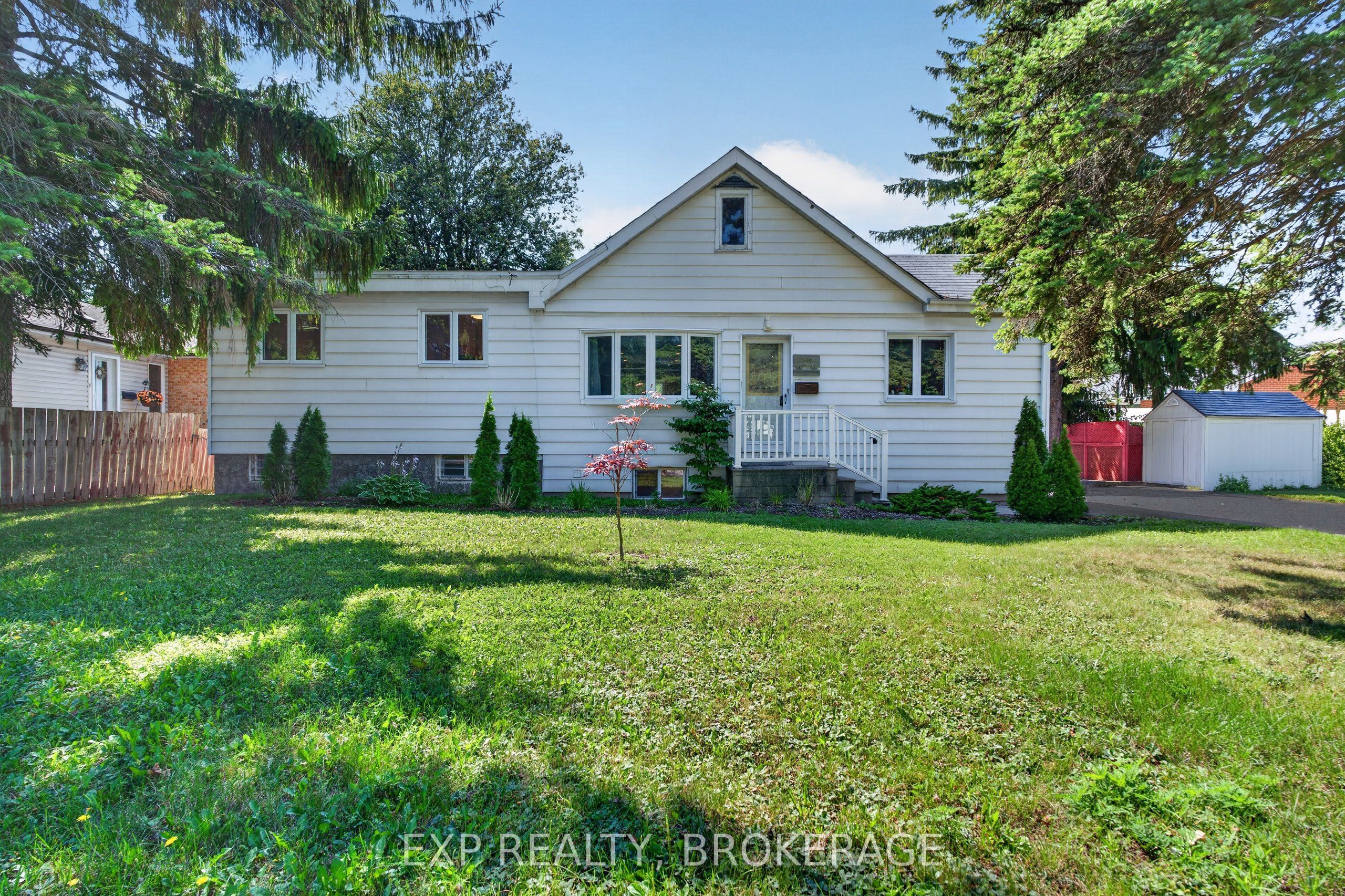 646 PORTSMOUTH Avenue, Kingston, ON K7M 1W3 photo 2