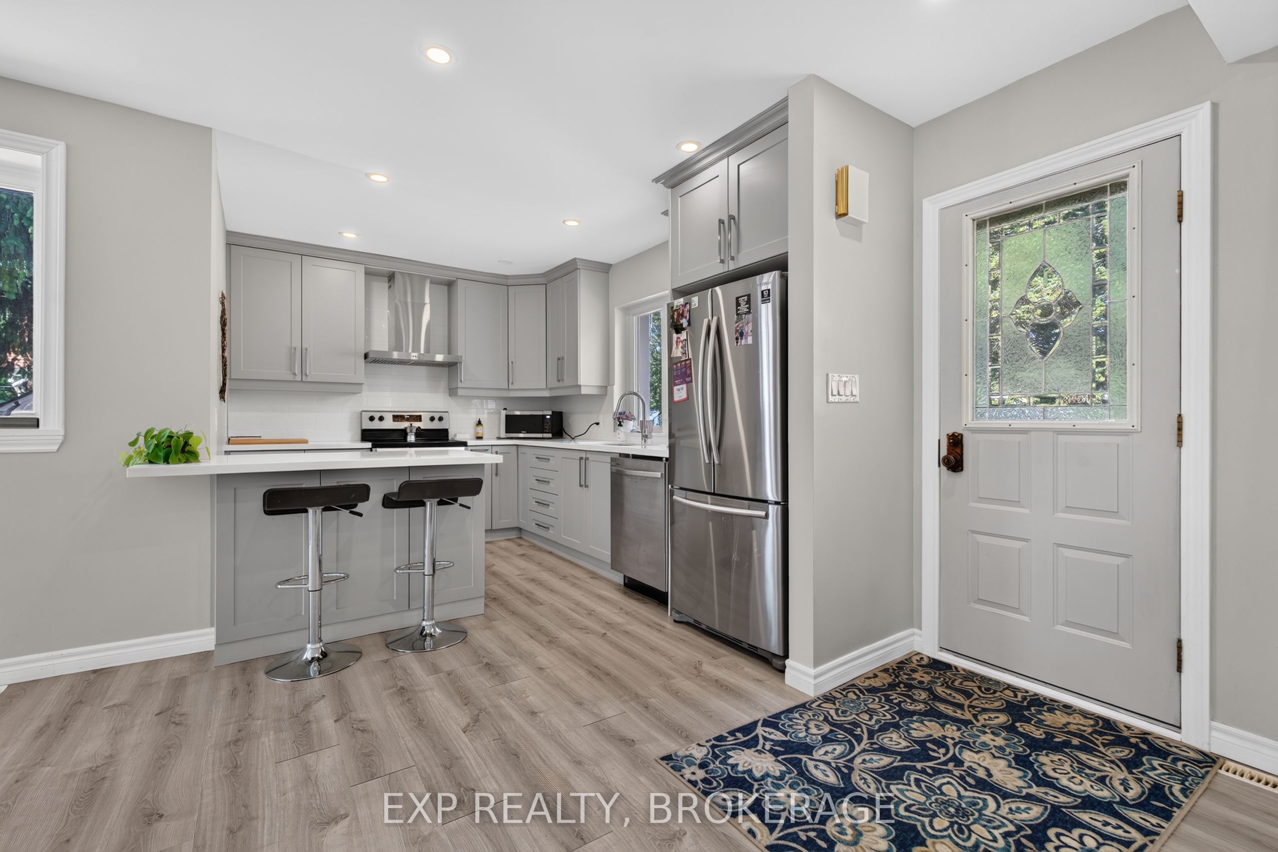 646 PORTSMOUTH Avenue, Kingston, ON K7M 1W3 photo 4
