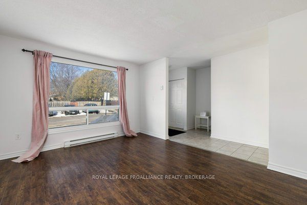 44 Rosemund Crescent 53, Kingston, ON K7M 6Z4 photo 3