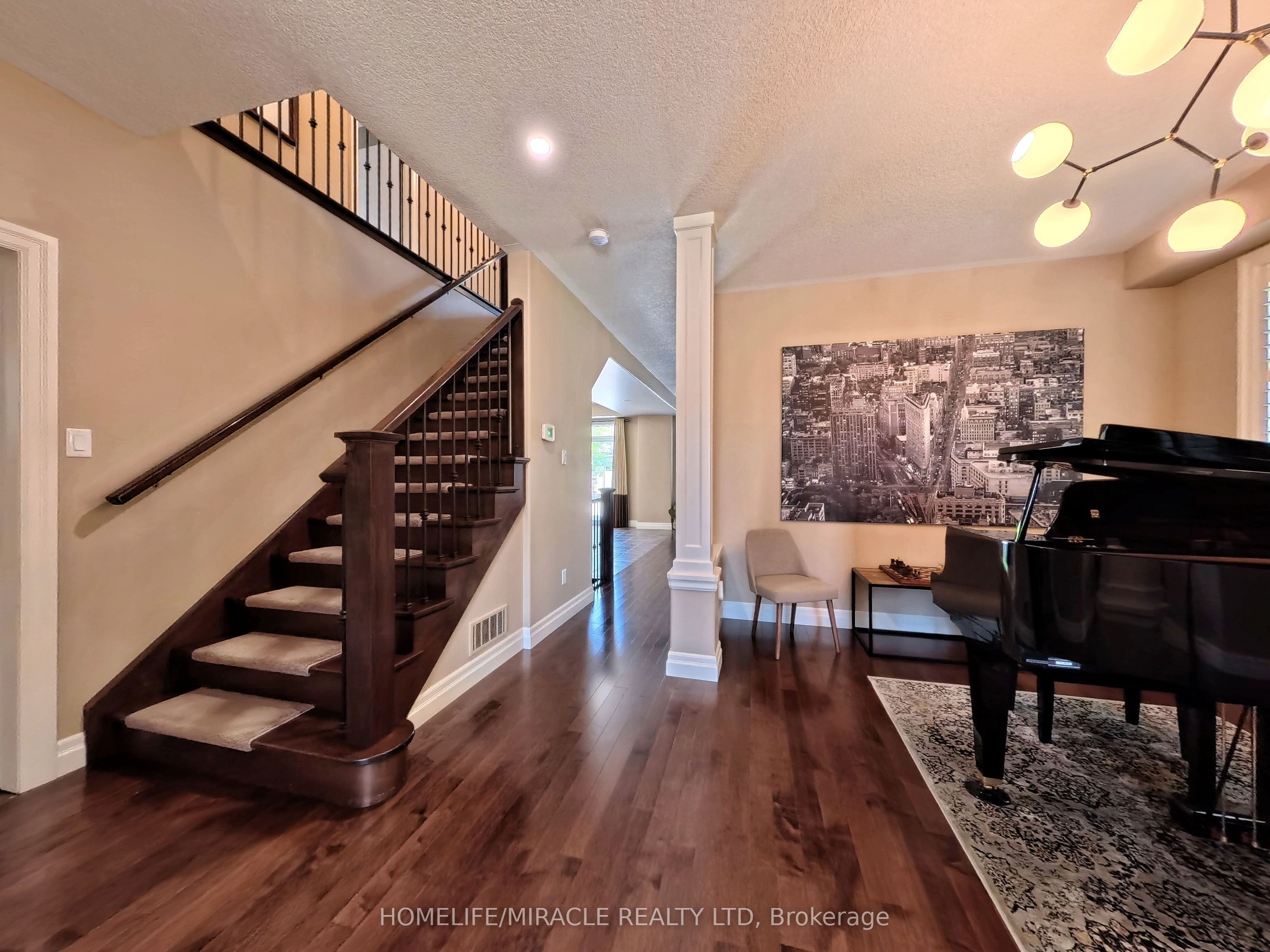 913 Valebrook Court, Kitchener, ON N2A 0E5 photo 4