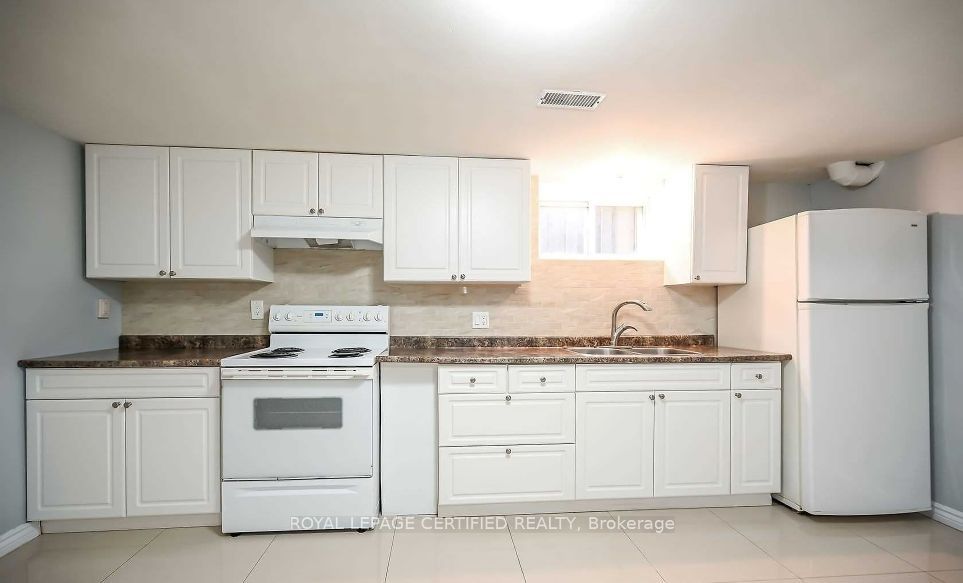 40 Honeywell Drive BSMT, Hamilton, ON L8E 1L9