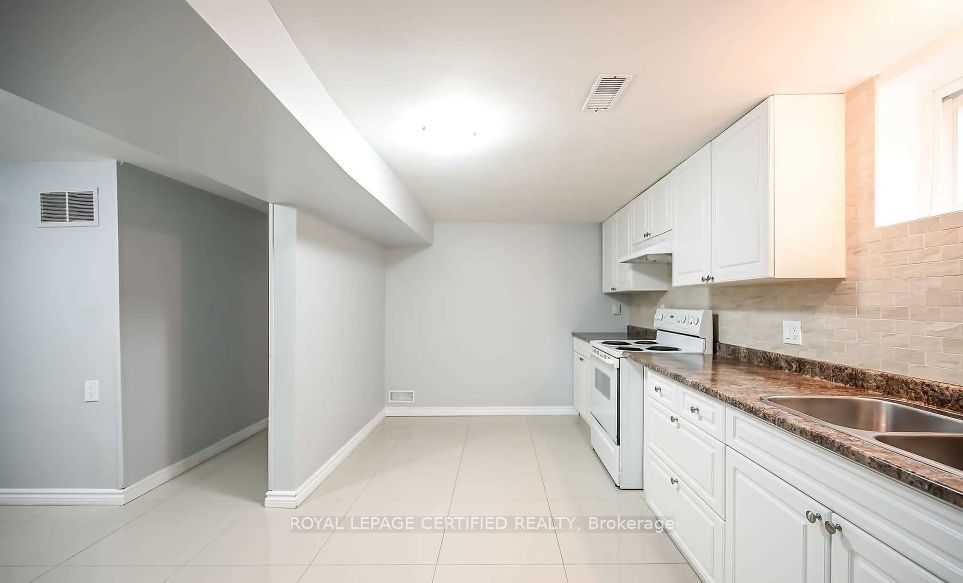 40 Honeywell Drive BSMT, Hamilton, ON L8E 1L9 photo 2