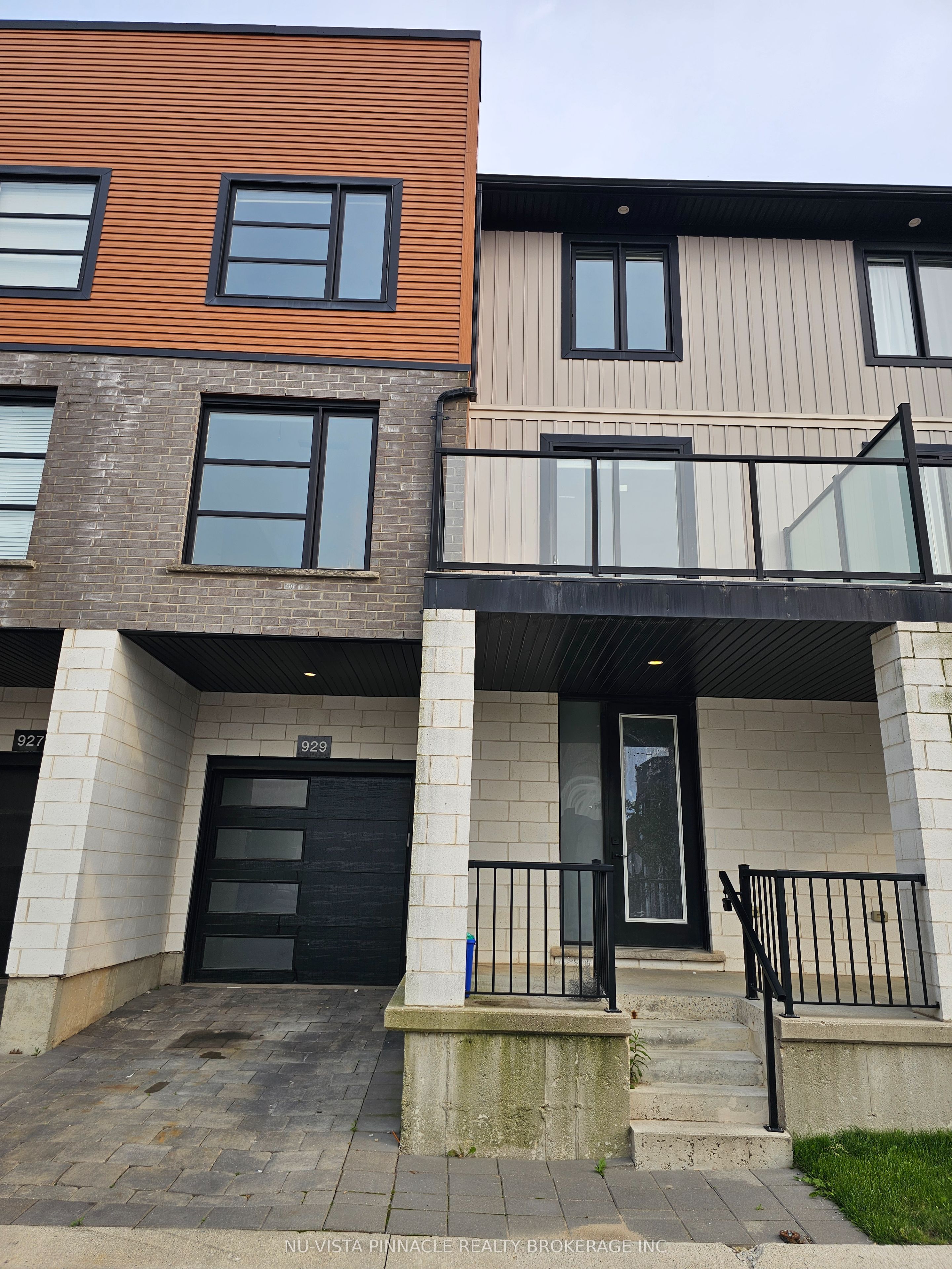 929 SARNIA Road, London North, ON N6H 0J7
