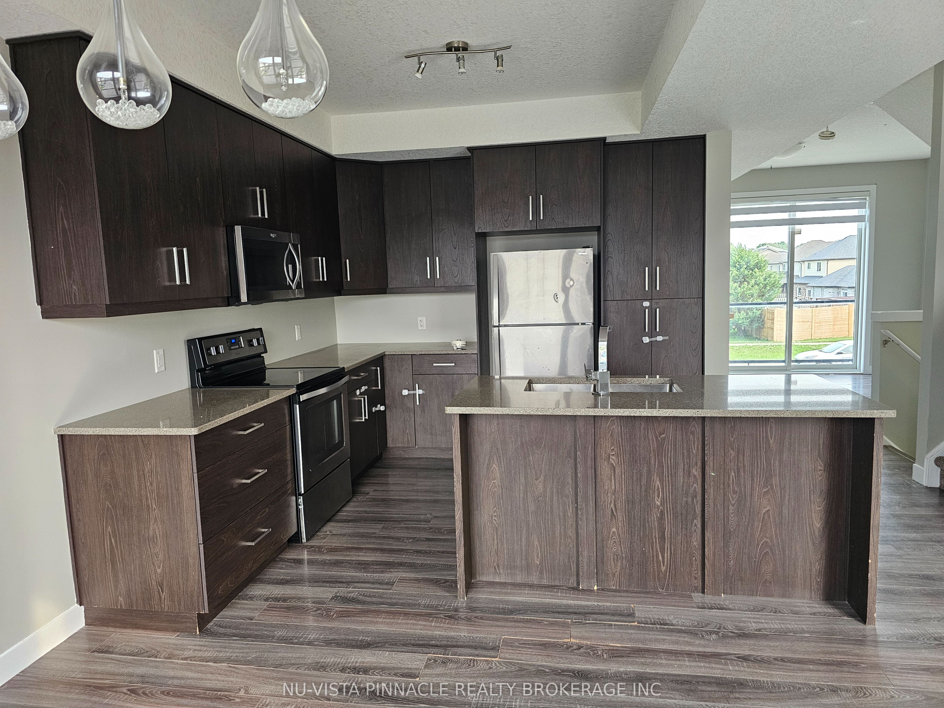 929 SARNIA Road, London North, ON N6H 0J7 photo 3