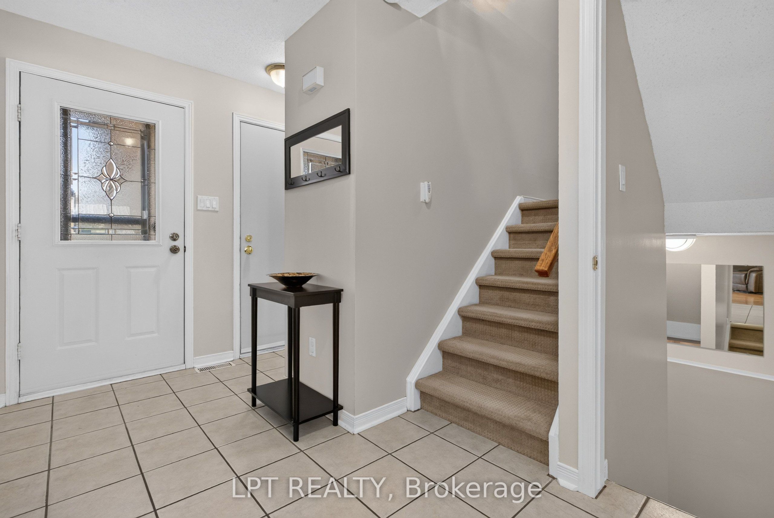 56 Victor Street, Stittsville - Munster - Richmond, ON K2S 1H8 photo 4