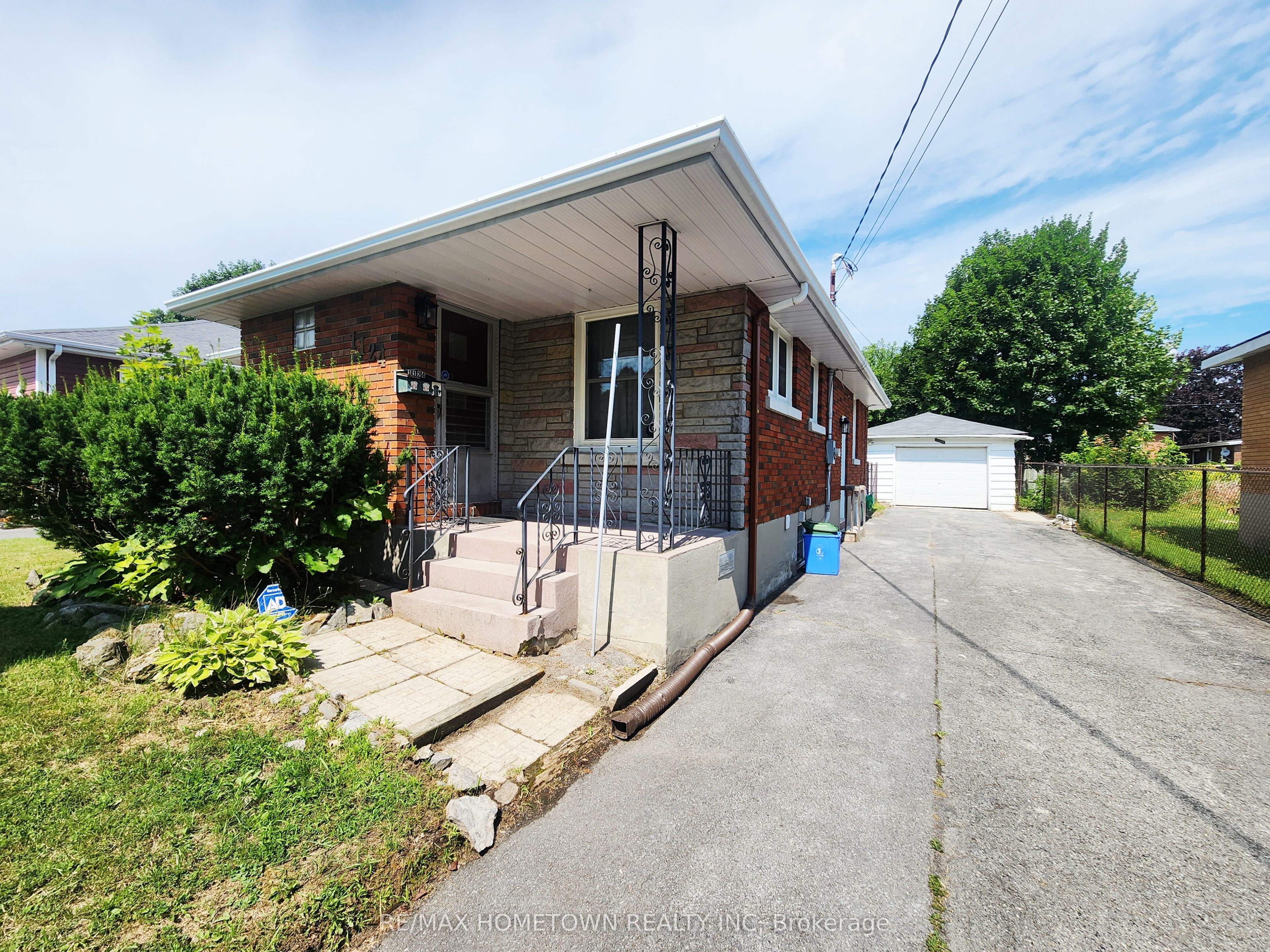 1124 Fourth Street E, Cornwall, ON K6H 2K4 photo 2