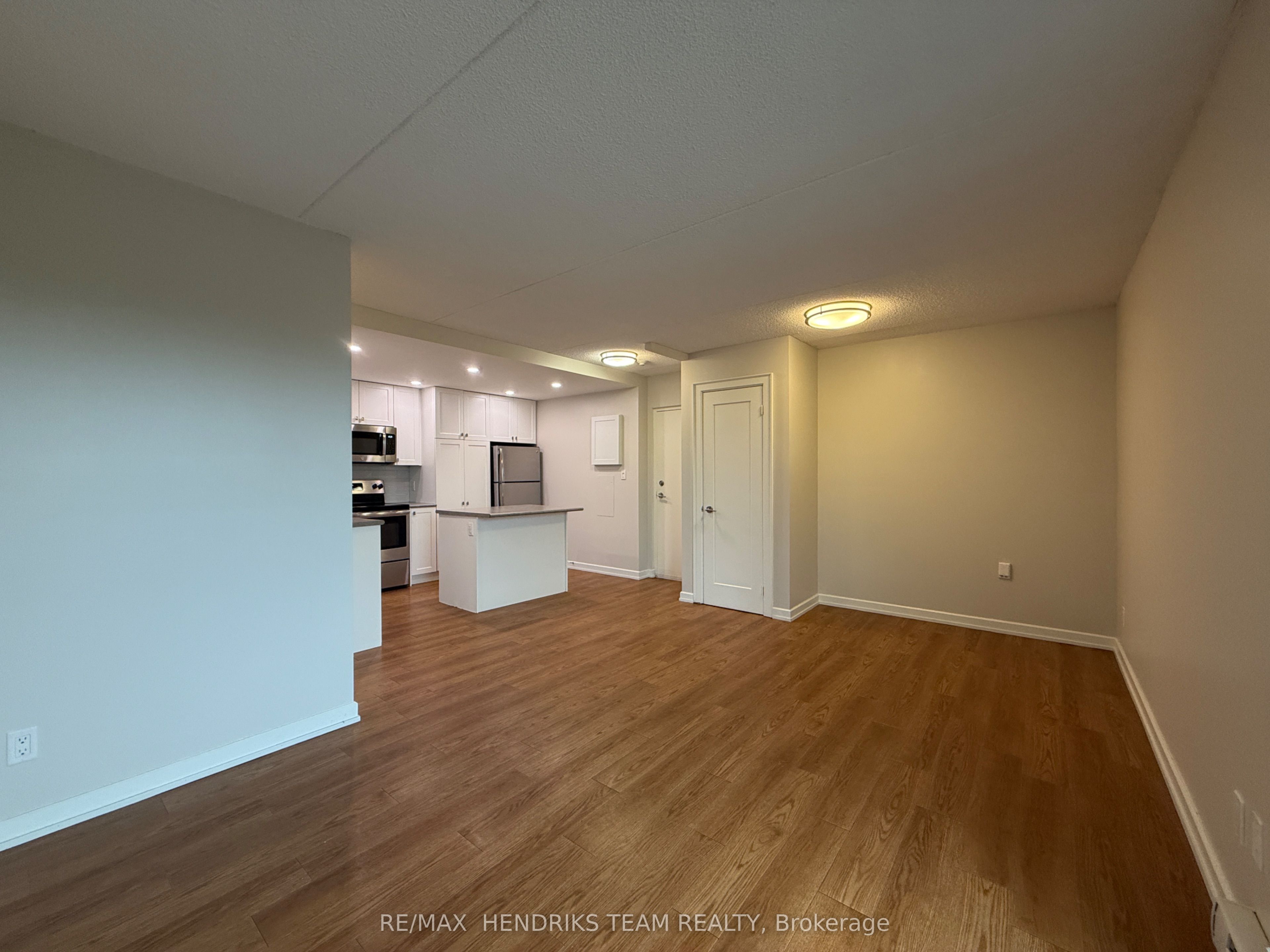 234 Oakdale Avenue 201, St. Catharines, ON L2P 2K6 photo 4