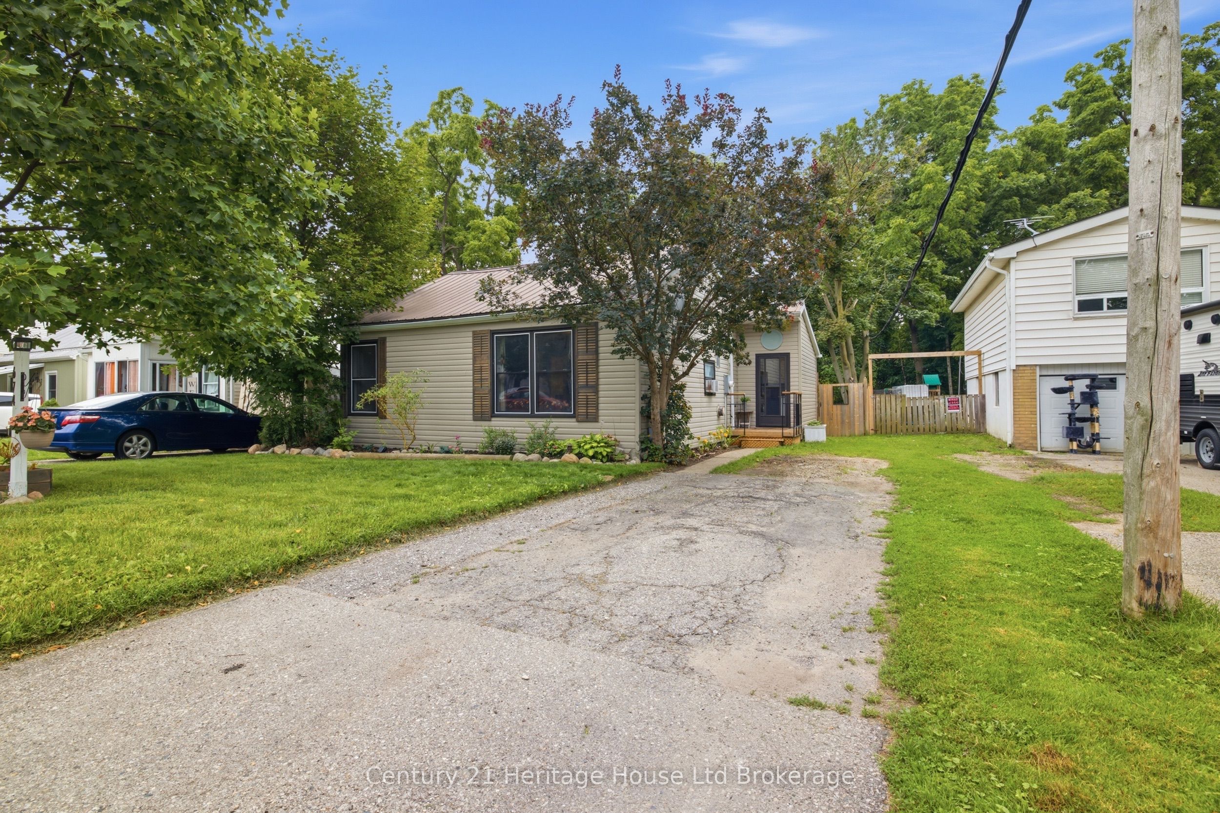 674 Hayball Street, Woodstock, ON N4S 4Z4