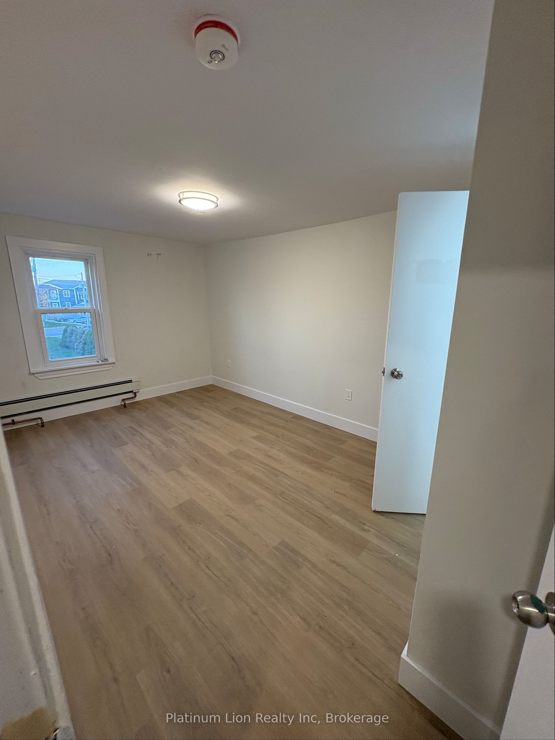 803 King Street 8, Port Colborne, ON L3K 4J3 photo 4