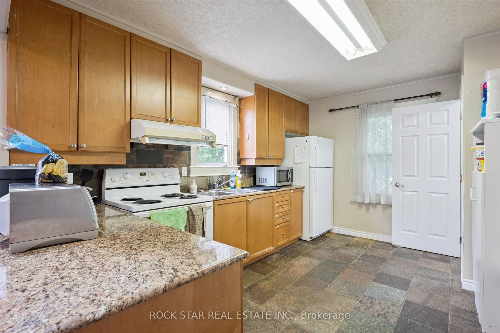 16 BEAUCOURT Place, Hamilton, ON L8S 2P7 photo 5