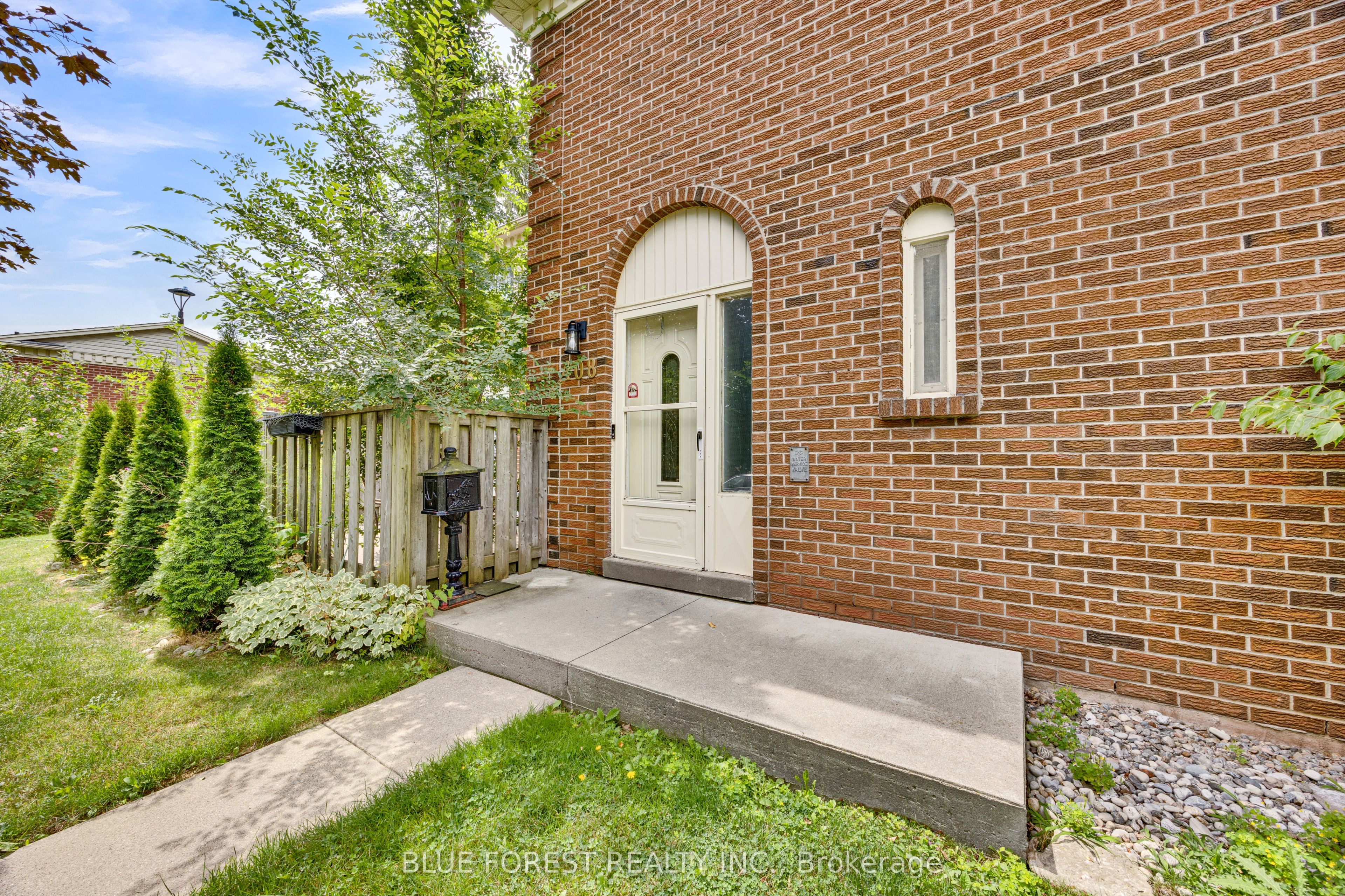 408 Homestead Court 28, London North, ON N6G 2E9