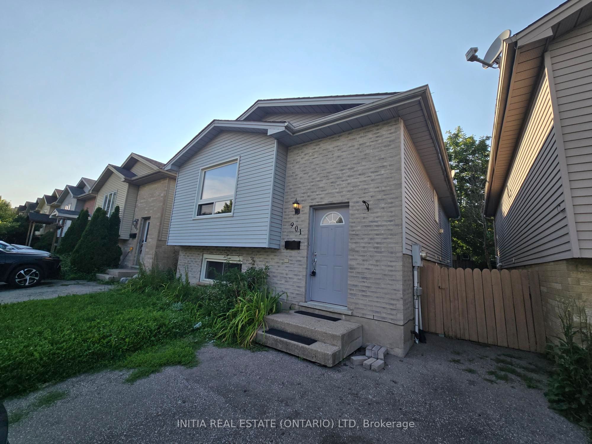 901 Lawson Road, London North, ON N6G 4X4