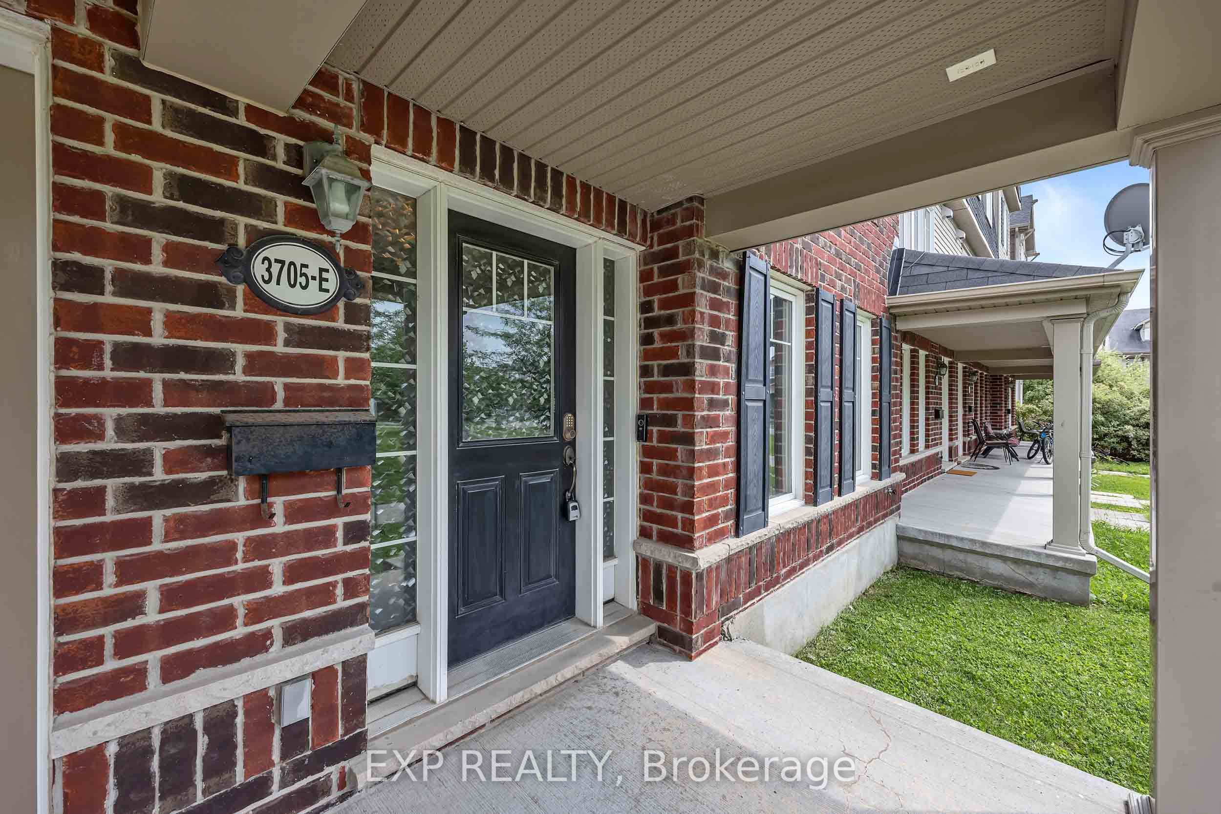 3705 Riverbreeze Street E, Barrhaven, ON K2J 0S1 photo 2